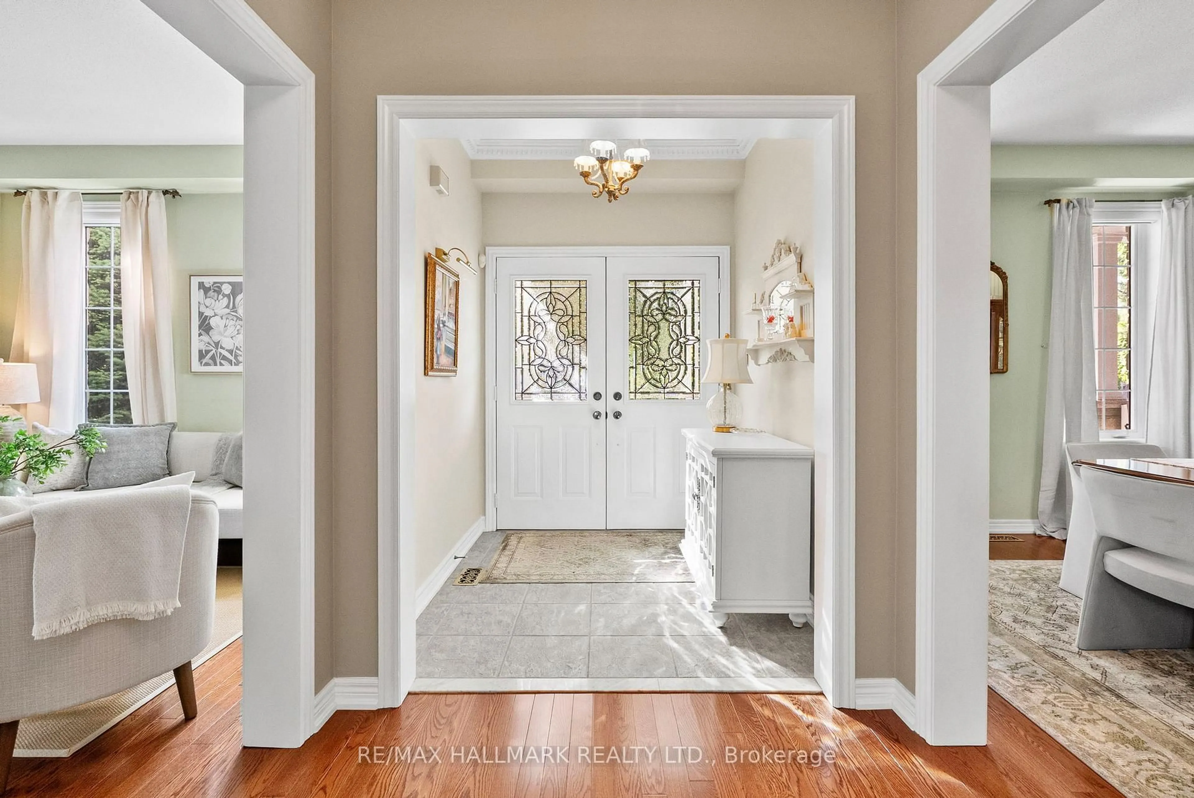 Indoor entryway for 4 Lythgoe Lane, Ajax Ontario L1Z 1N6