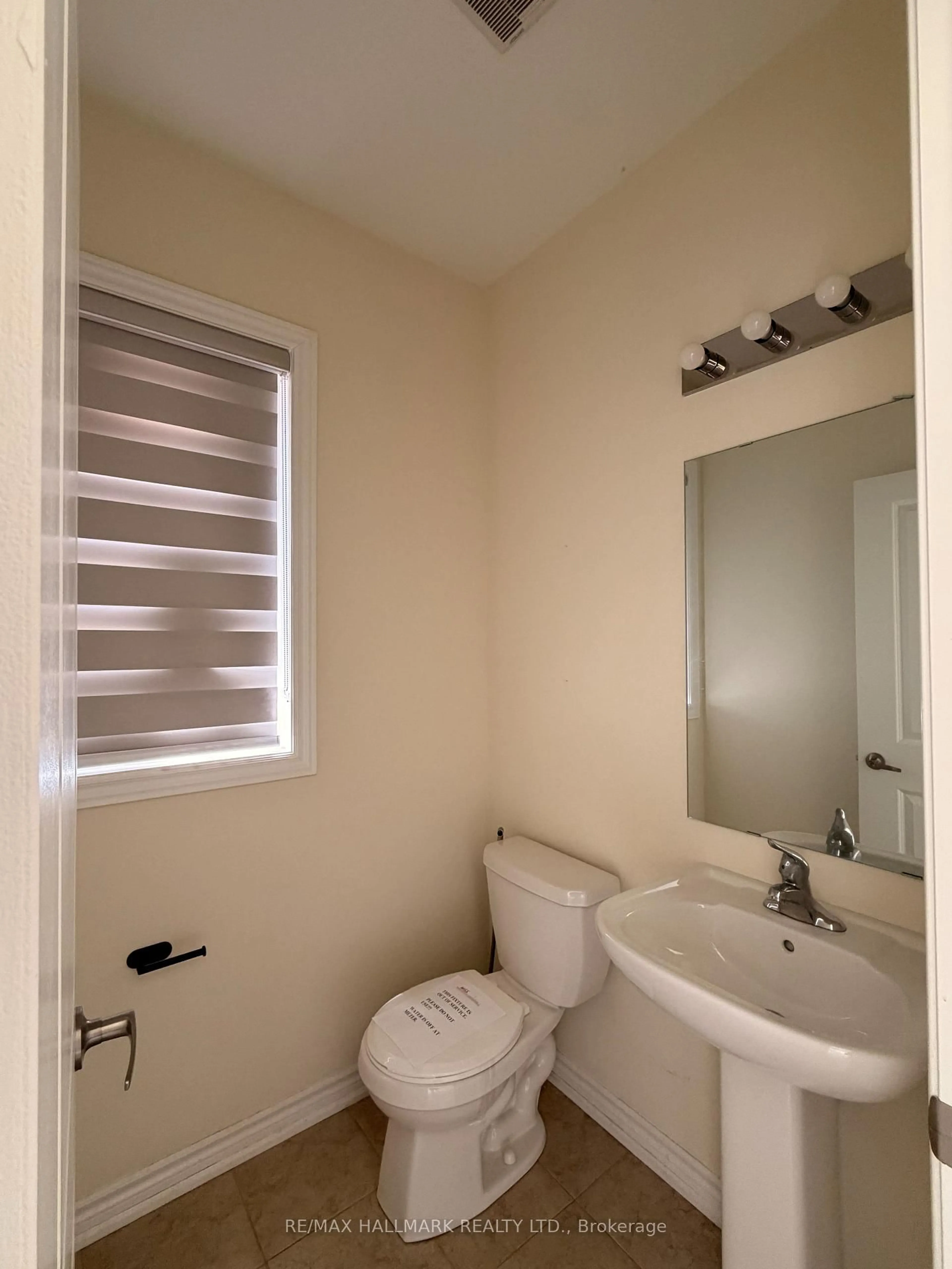 Standard bathroom, unknown for 20 Bertram Gate, Whitby Ontario L1N 9Y6