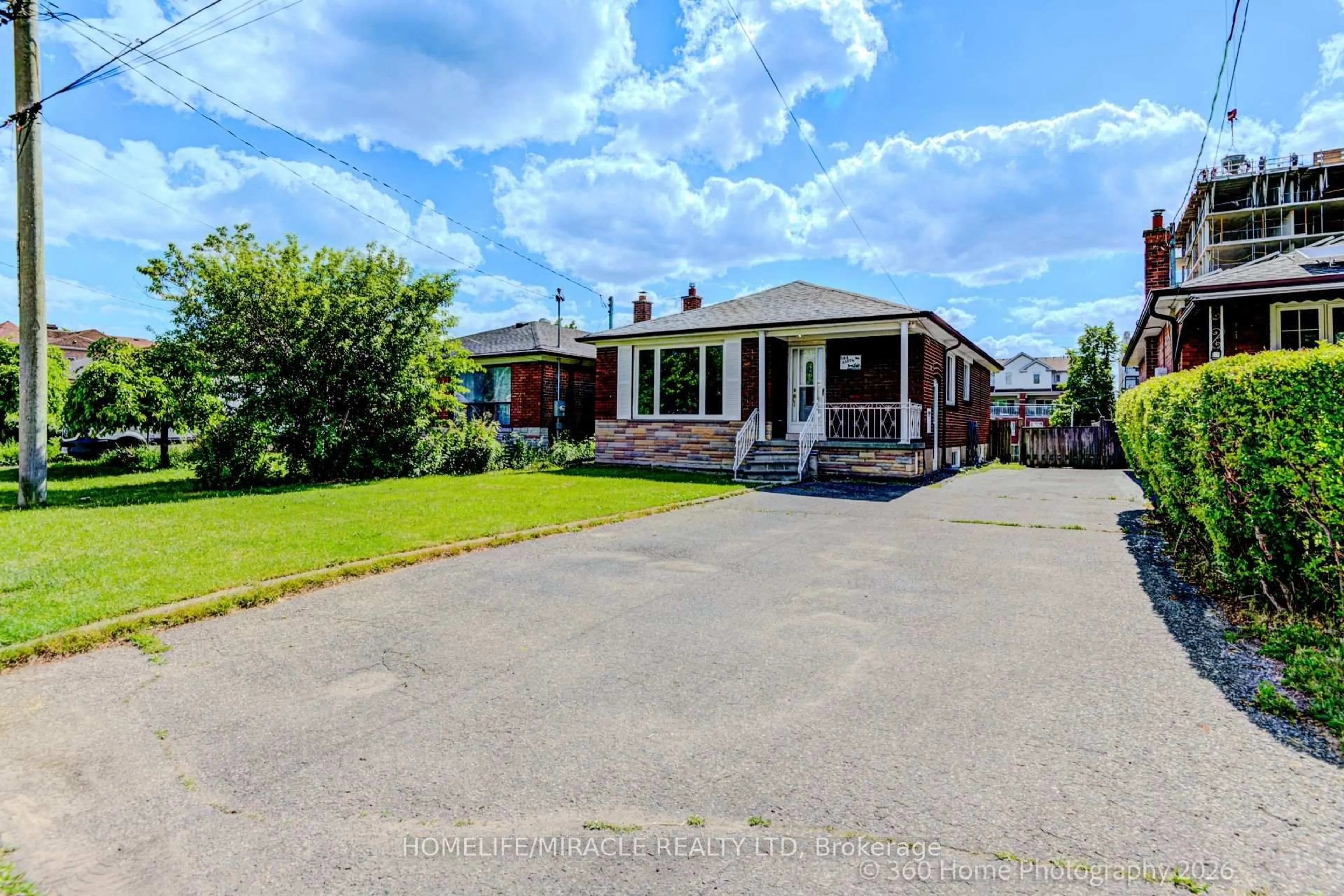 A pic from outside/outdoor area/front of a property/back of a property/a pic from drone, street for 108 Cleta Dr, Toronto Ontario M1K 3G7
