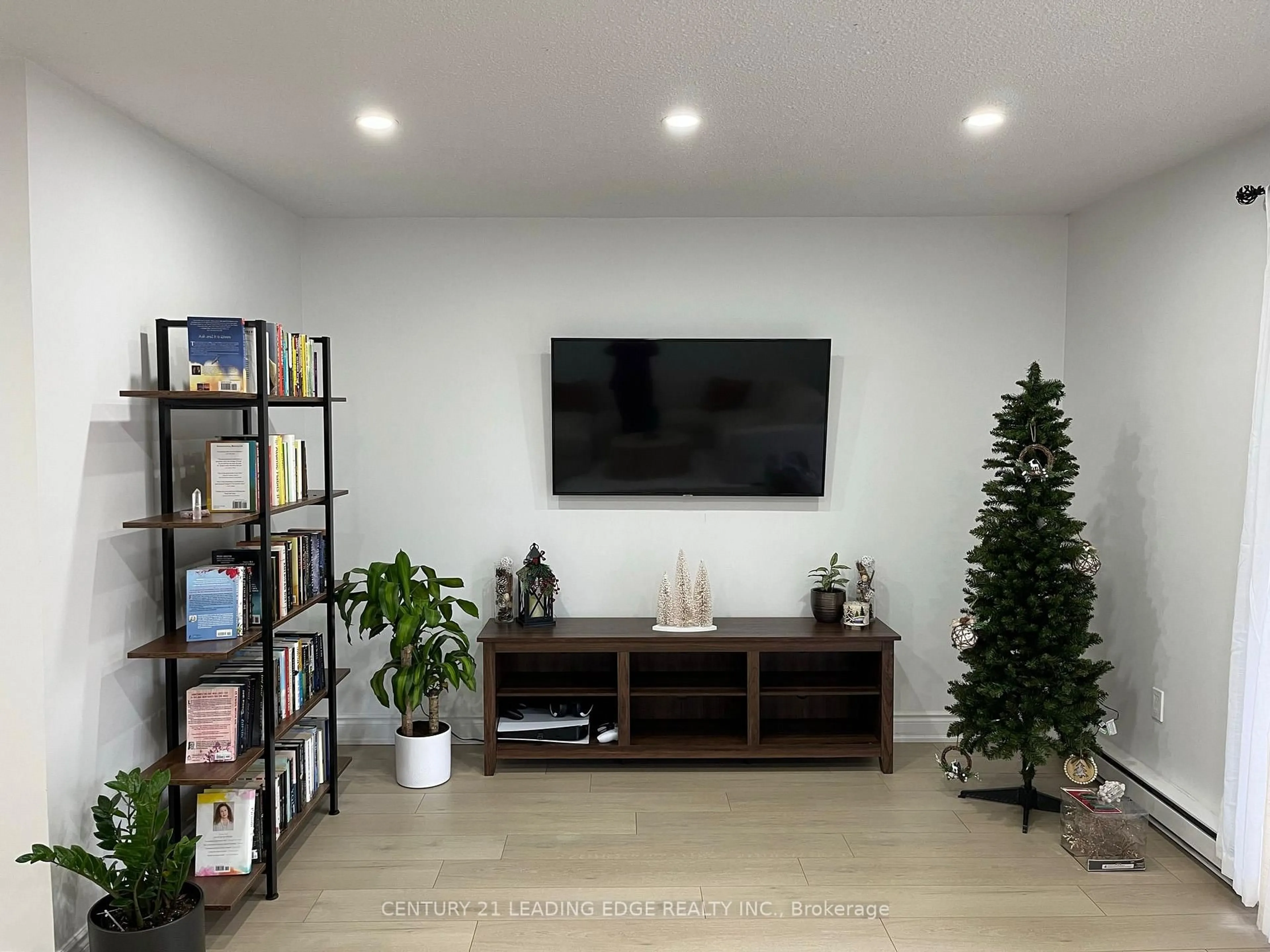 A pic of a room for 91 Muir Dr #26, Toronto Ontario M1M 3T7