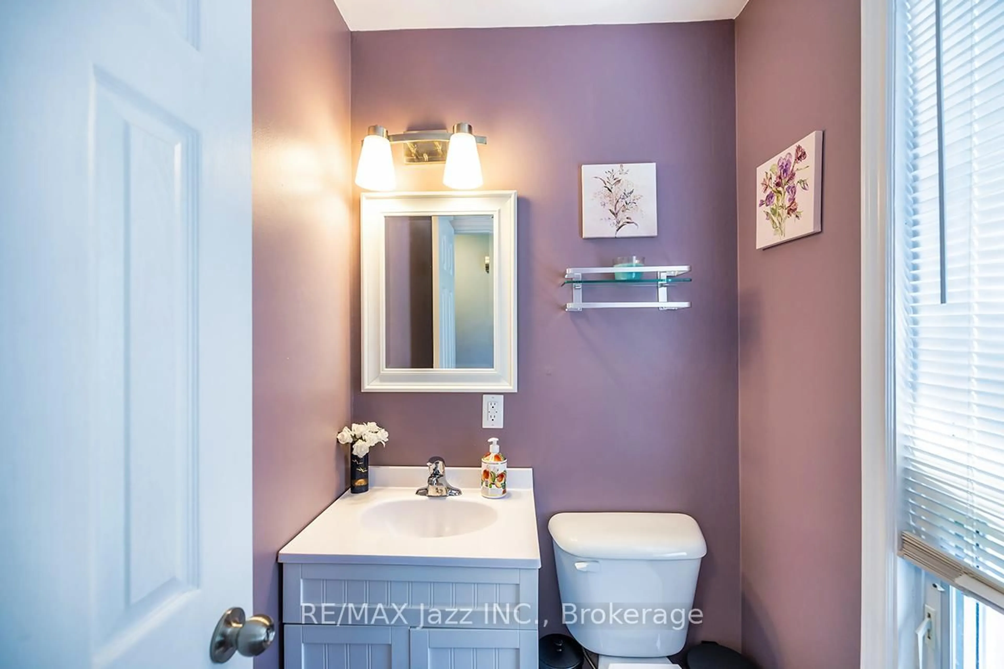 Contemporary bathroom, ceramic/tile floor for 1324 Astra Crt, Oshawa Ontario L1K 1H7