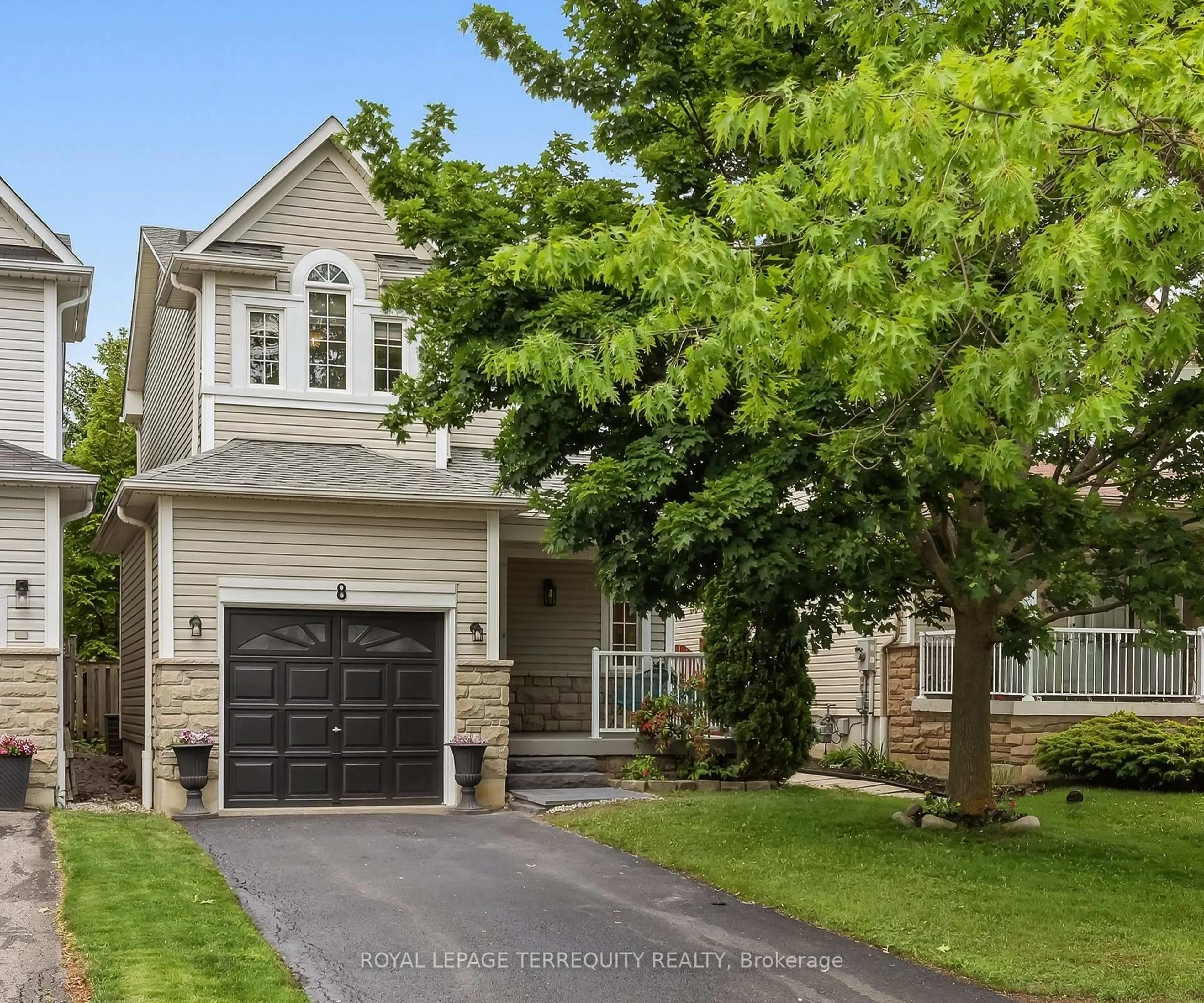 Home with vinyl exterior material, street for 8 Sinden Dr, Whitby Ontario L1M 2B8