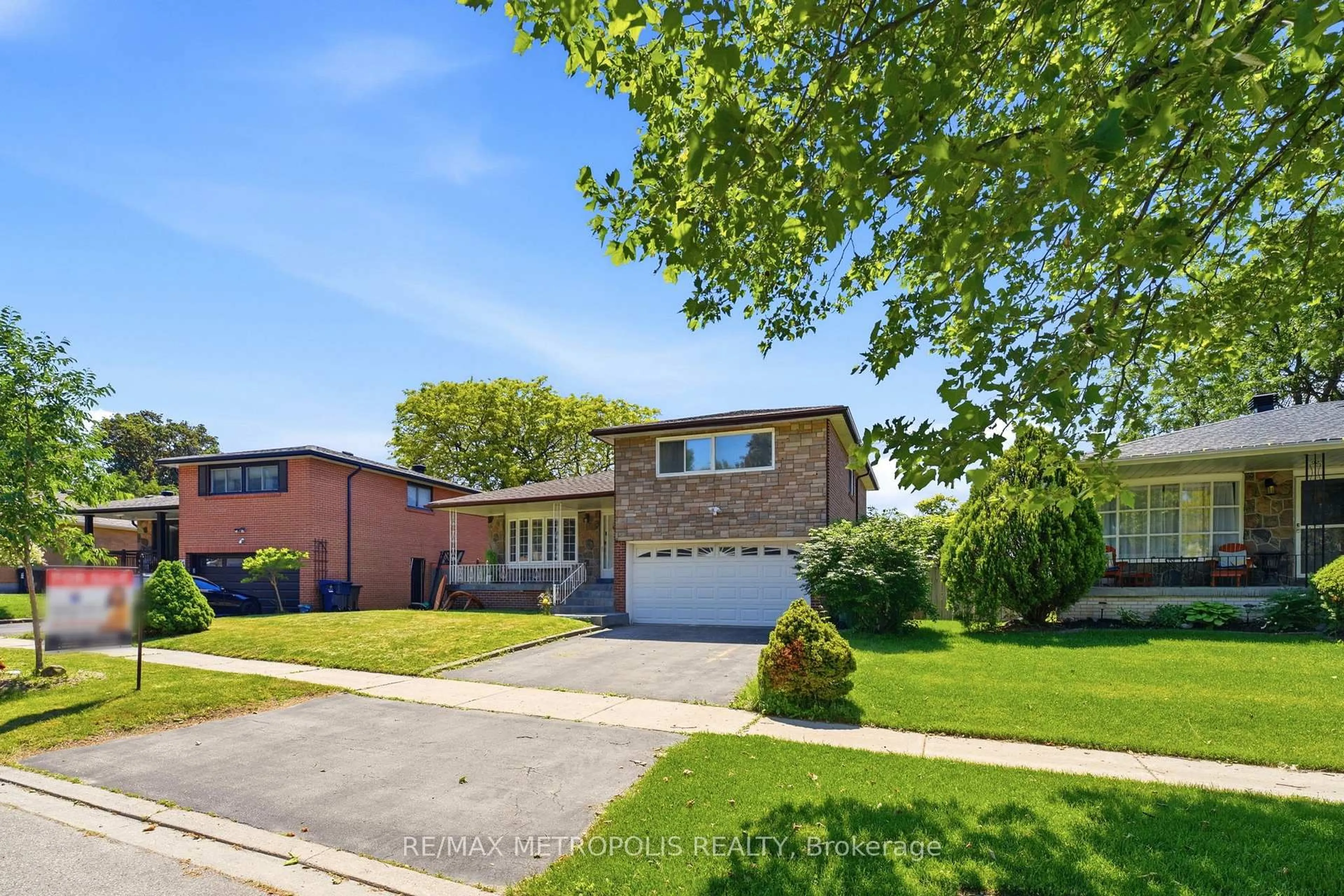 Home with brick exterior material, street for 31 Langevin Cres, Toronto Ontario M1C 2B8