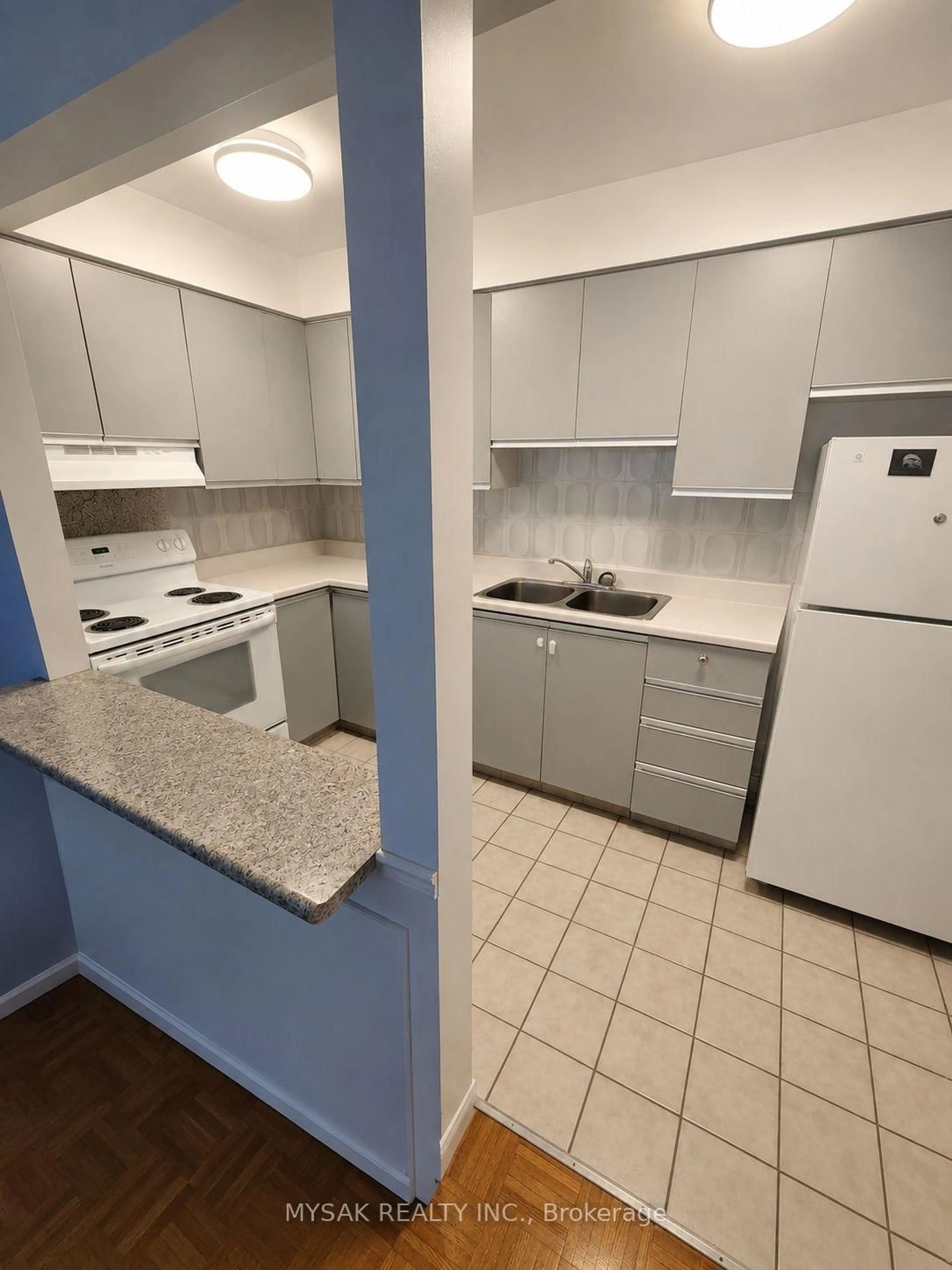 Standard kitchen, unknown for 144 Coxwell Ave, Toronto Ontario M4L 3B2