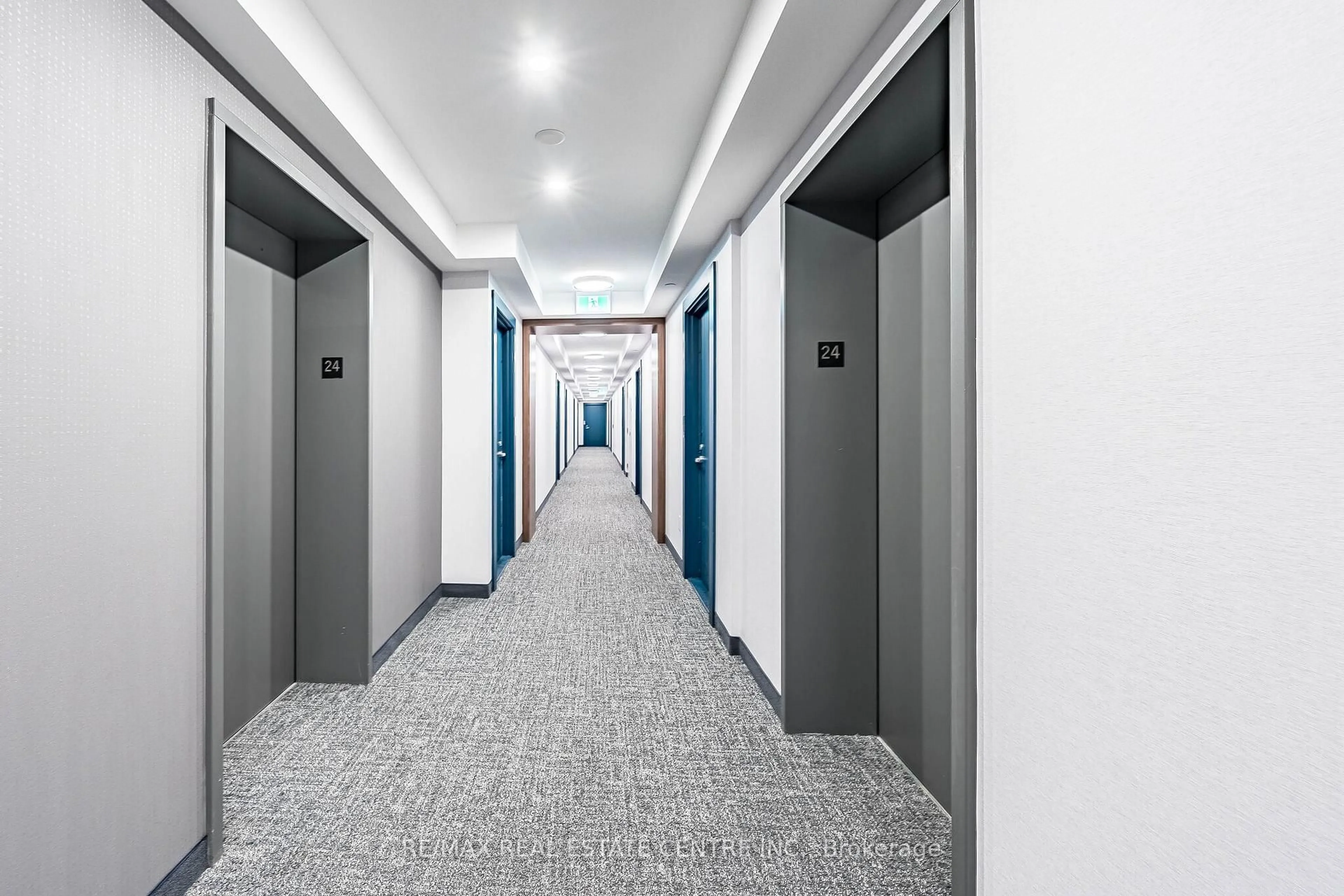 Indoor foyer for 2545 Simcoe St N #2401, Oshawa Ontario L1L 0W3