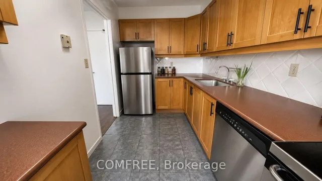 1 Massey Sq #412, Toronto 5
