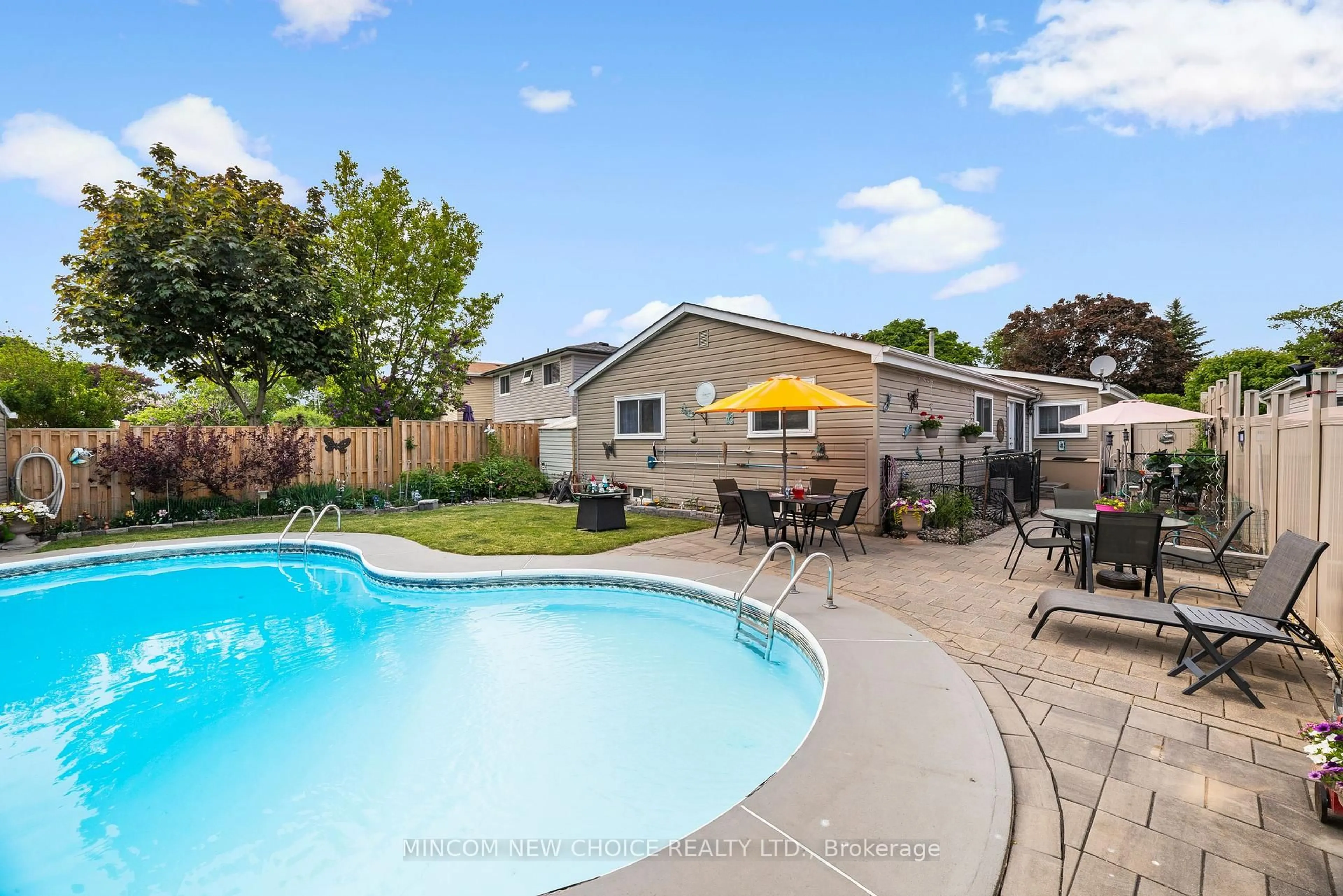 Pool for 5 Bolland Cres, Ajax Ontario L1S 3G8