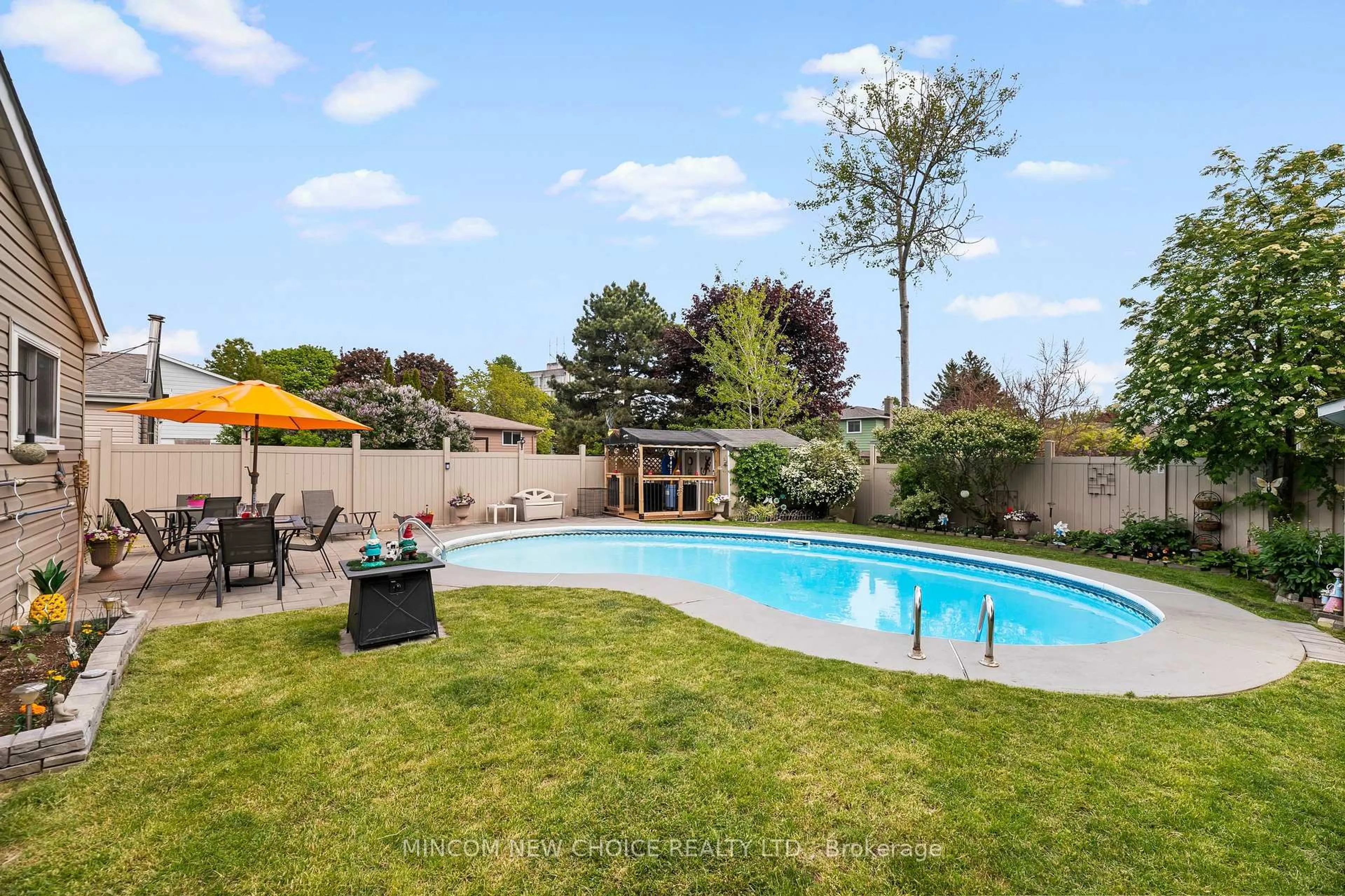 Pool for 5 Bolland Cres, Ajax Ontario L1S 3G8