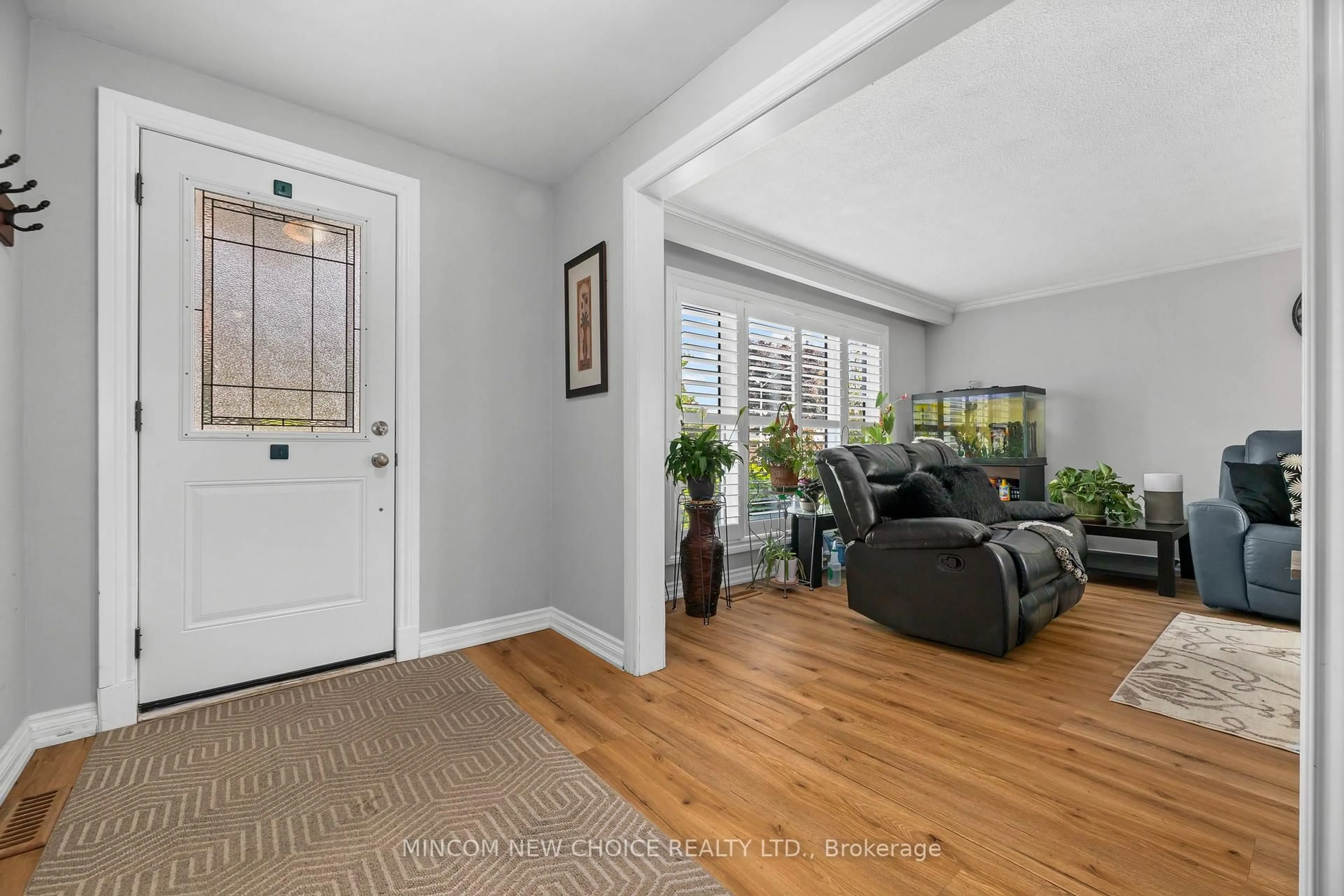 Indoor entryway for 5 Bolland Cres, Ajax Ontario L1S 3G8