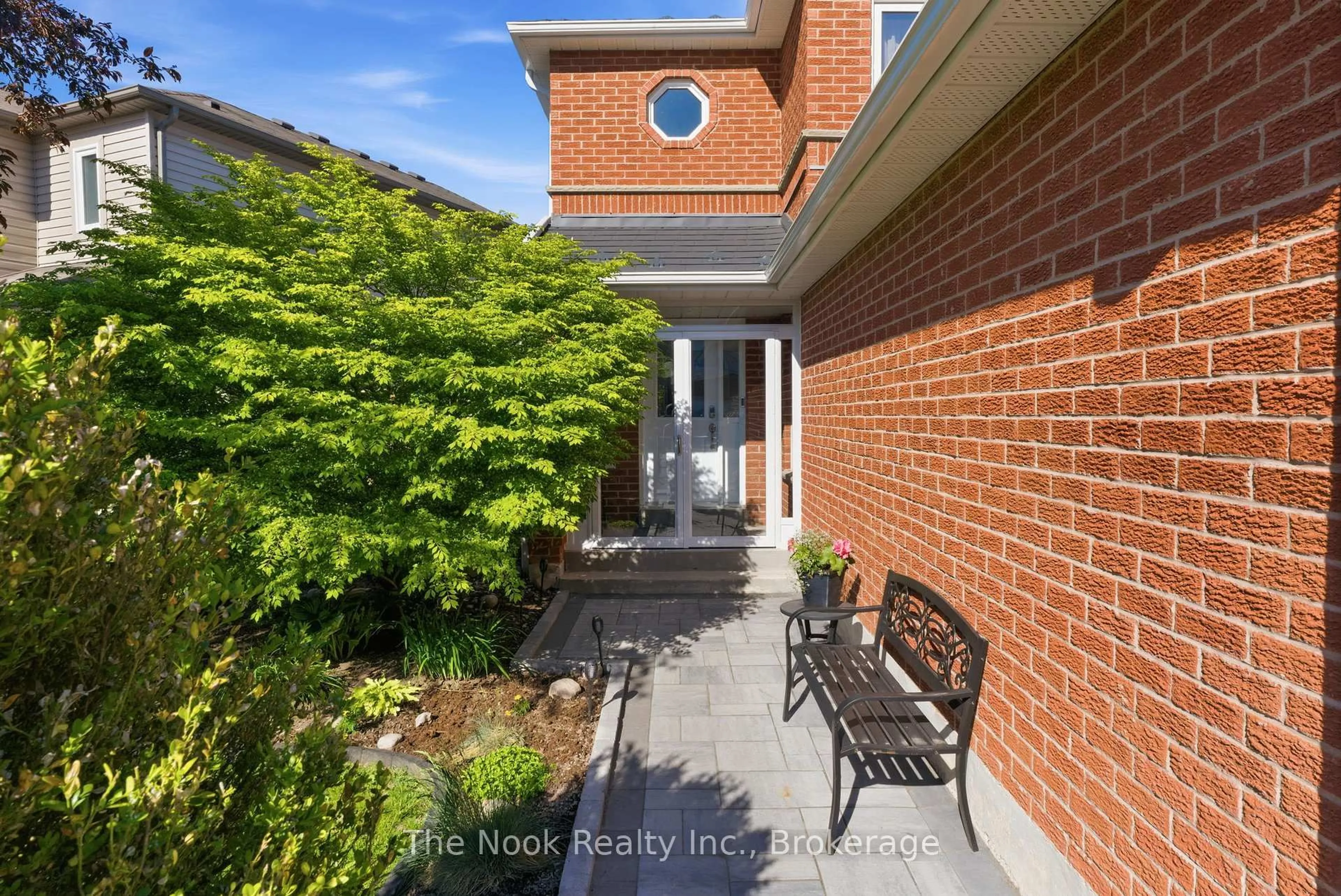 Unknown for 5 Teddington Cres, Whitby Ontario L1R 1S4