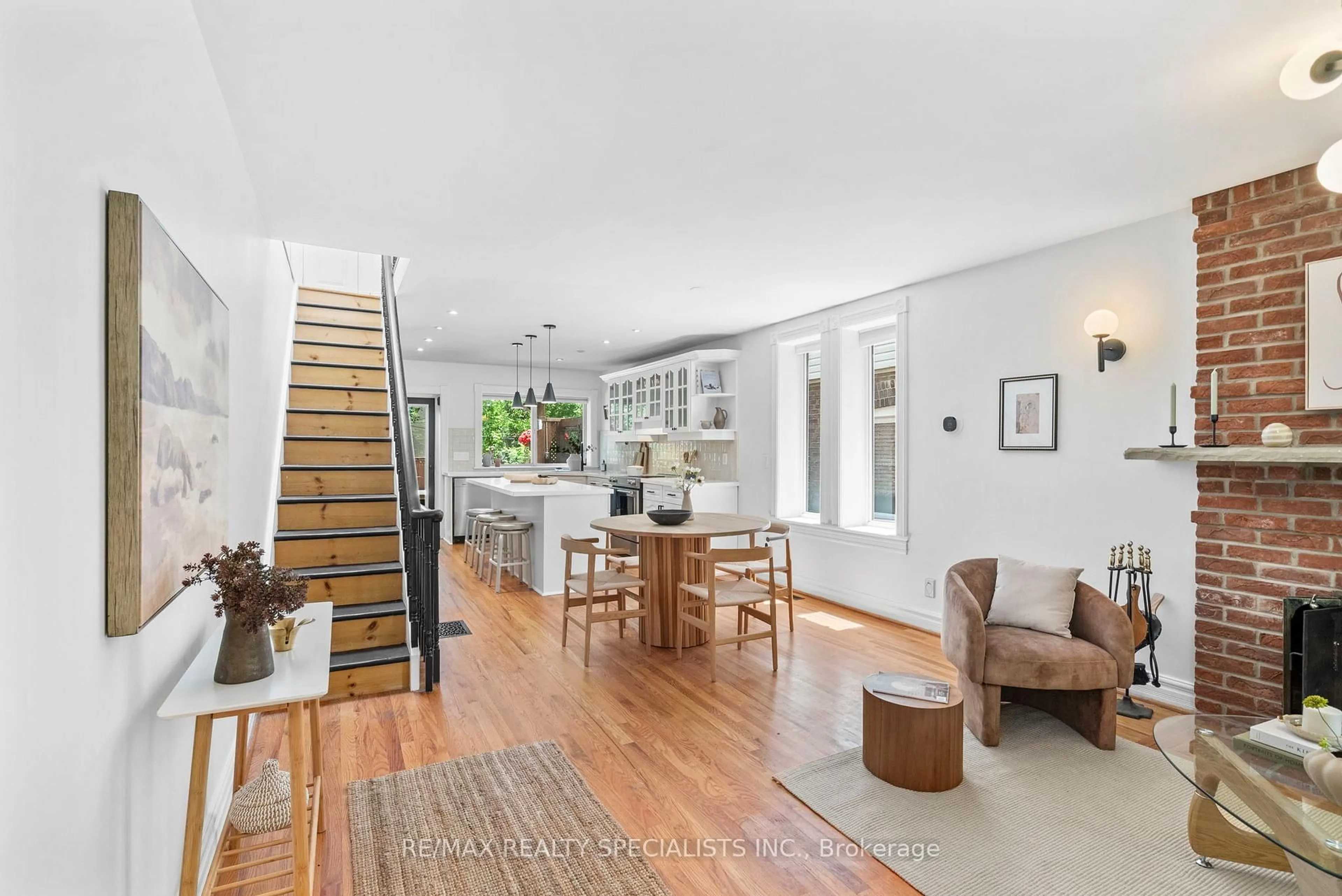 Open concept kitchen, unknown for 117 Alton Ave, Toronto Ontario M4L 2M3