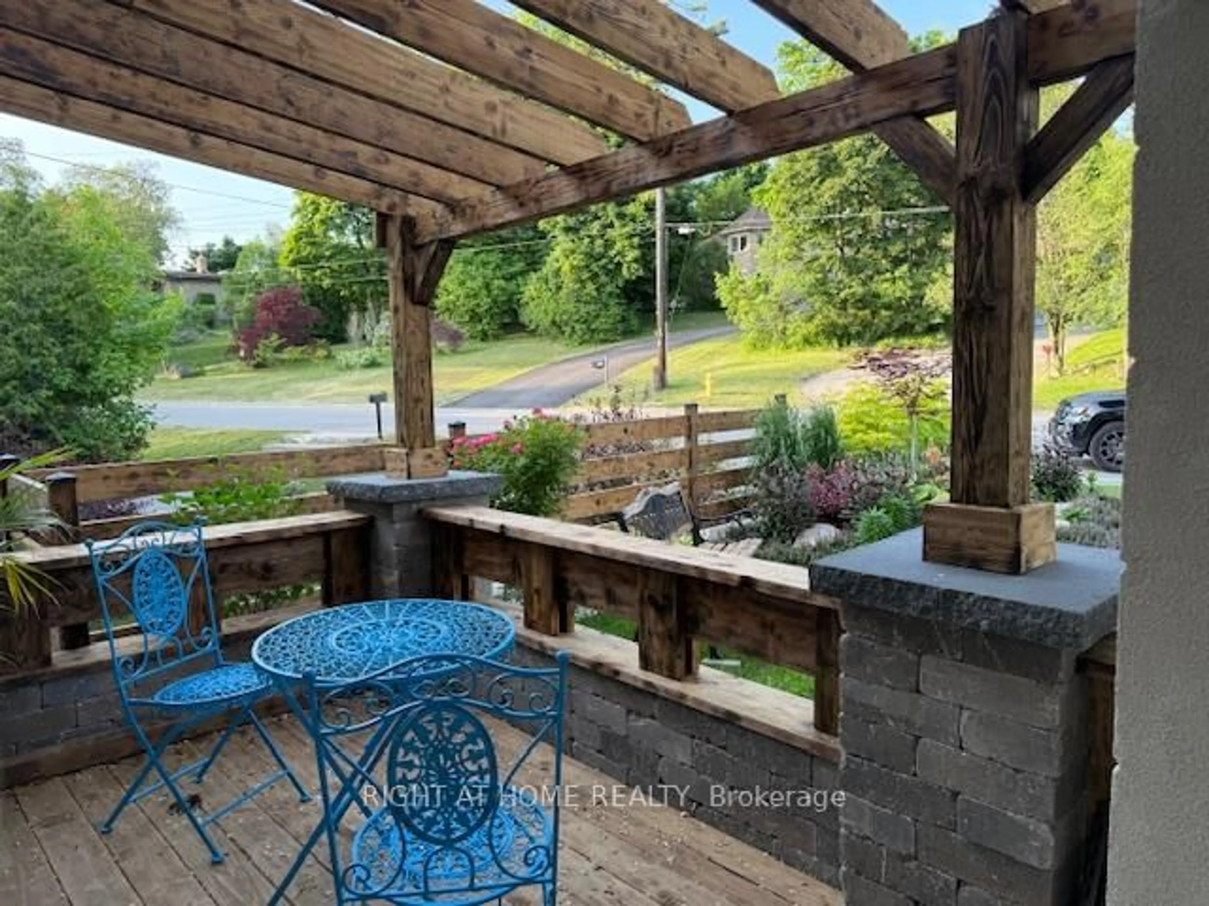 Patio, water/lake/river/ocean view for 1482 Old Forest Rd, Pickering Ontario L1V 1N9