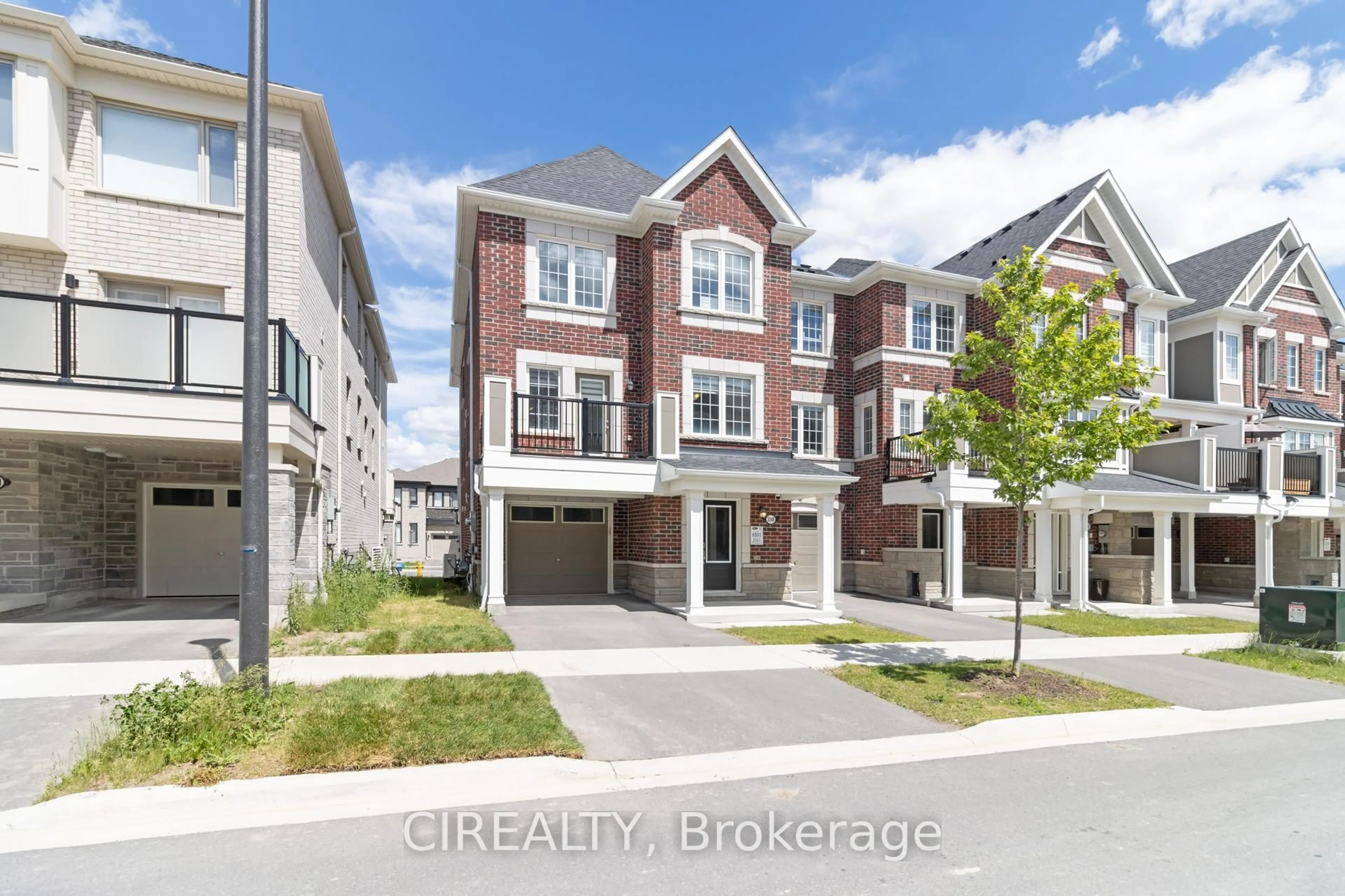Unknown for 3349 Thunderbird Prom, Pickering Ontario L1X 0N1