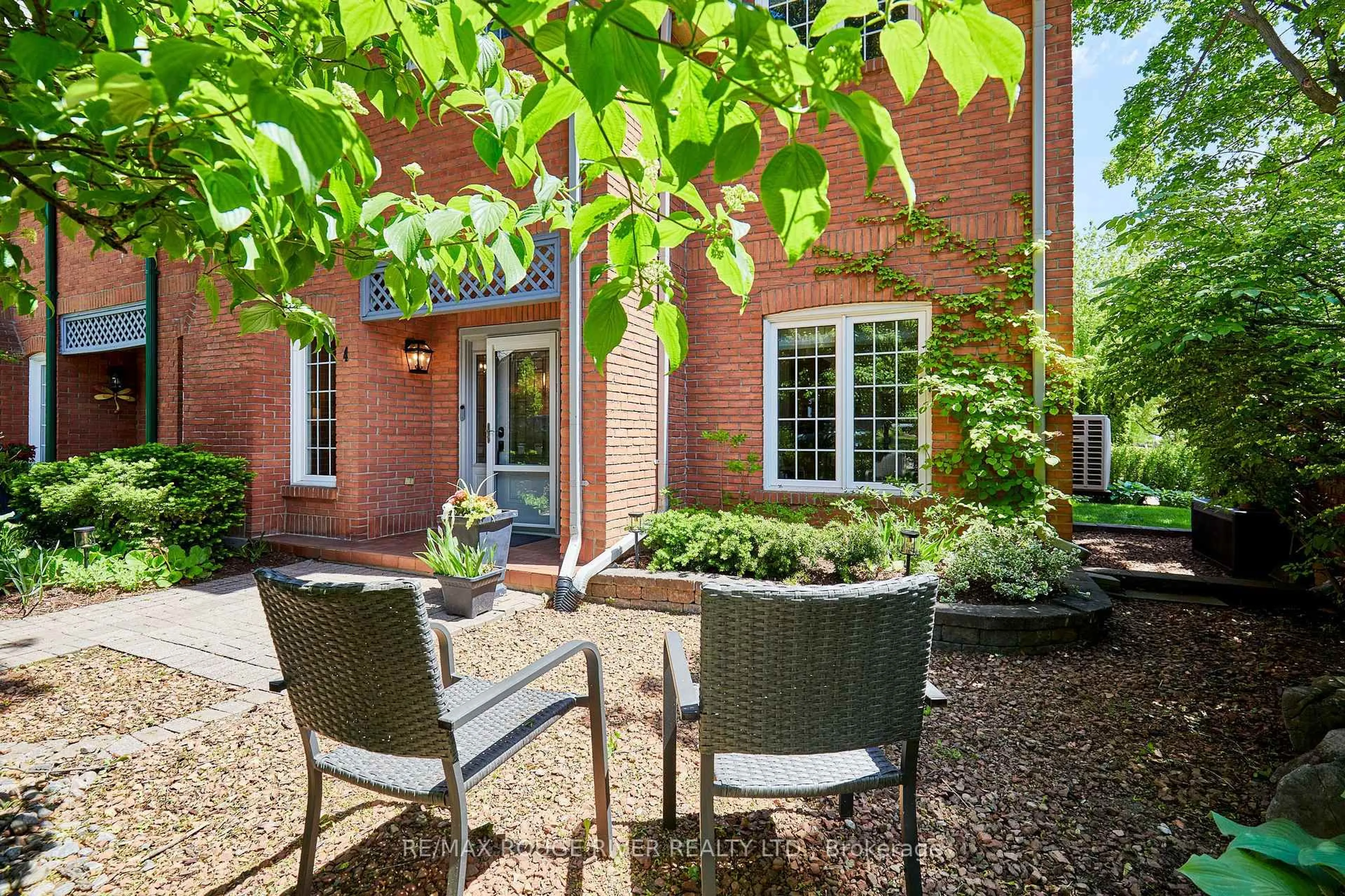 Patio, street for 110 Mary St #4, Whitby Ontario L1N 8M5