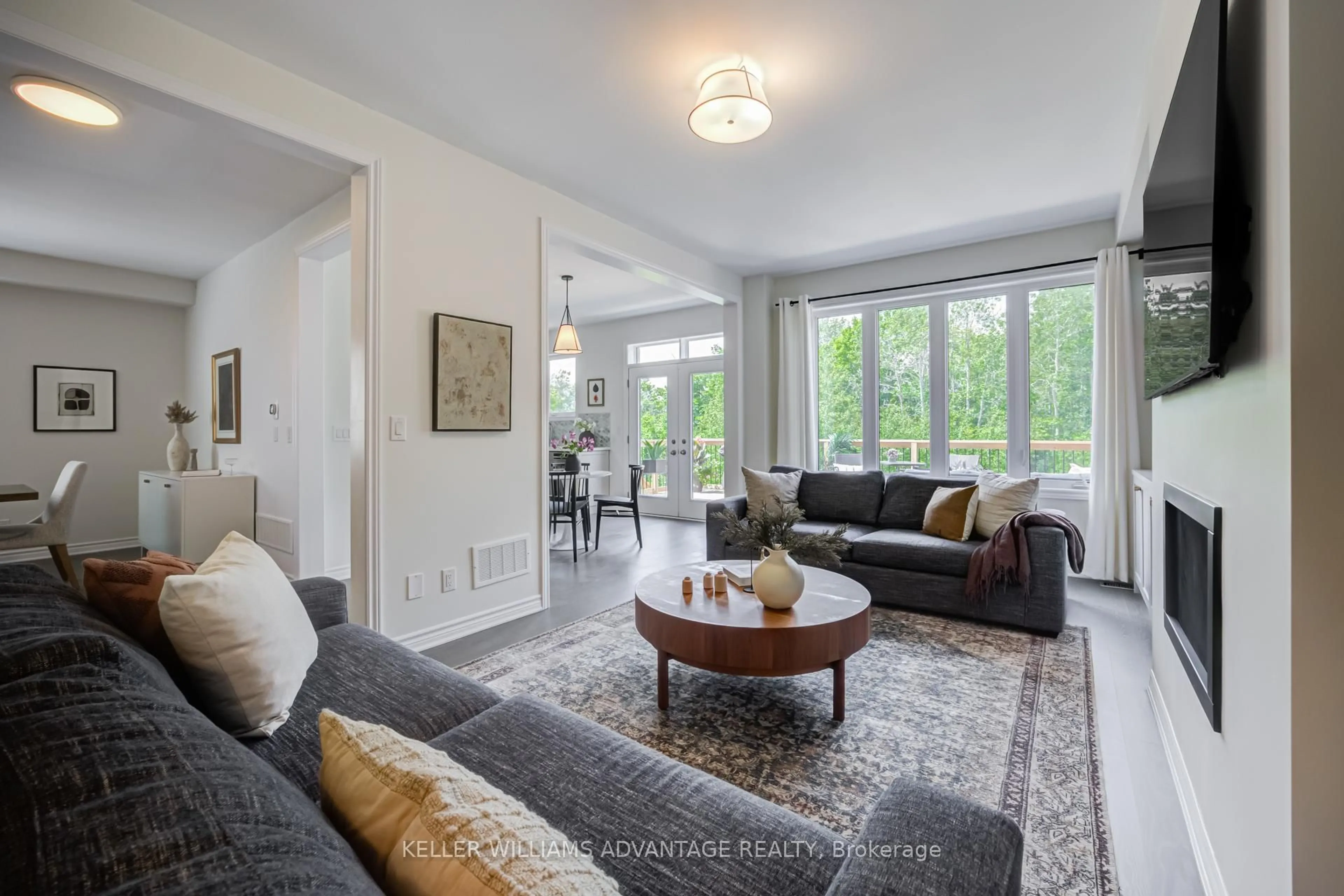 Living room with furniture, unknown for 46 Sutcliffe Dr, Whitby Ontario L1R 0R1