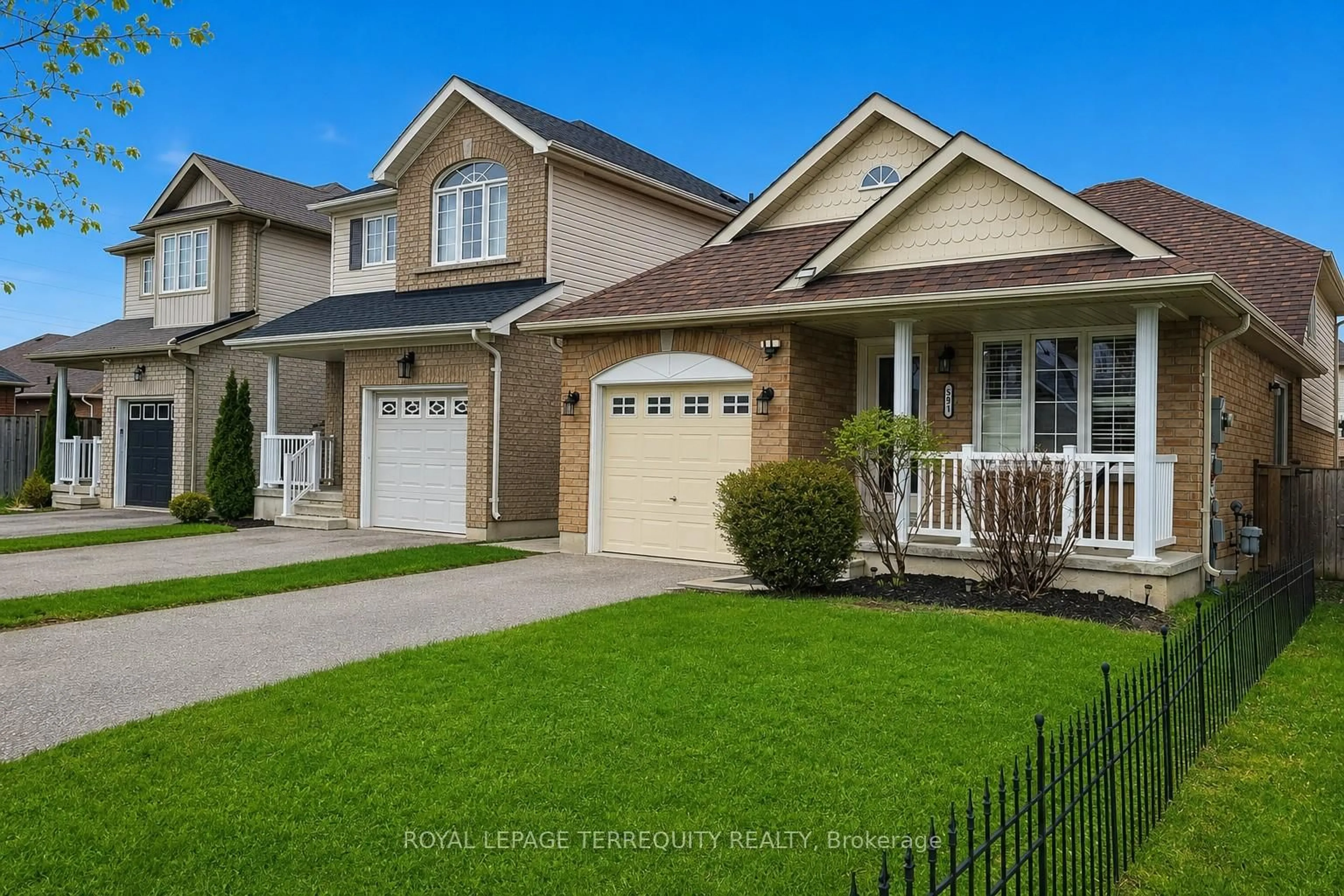 Home with vinyl exterior material, street for 591 Luple Ave, Oshawa Ontario L1K 0K7