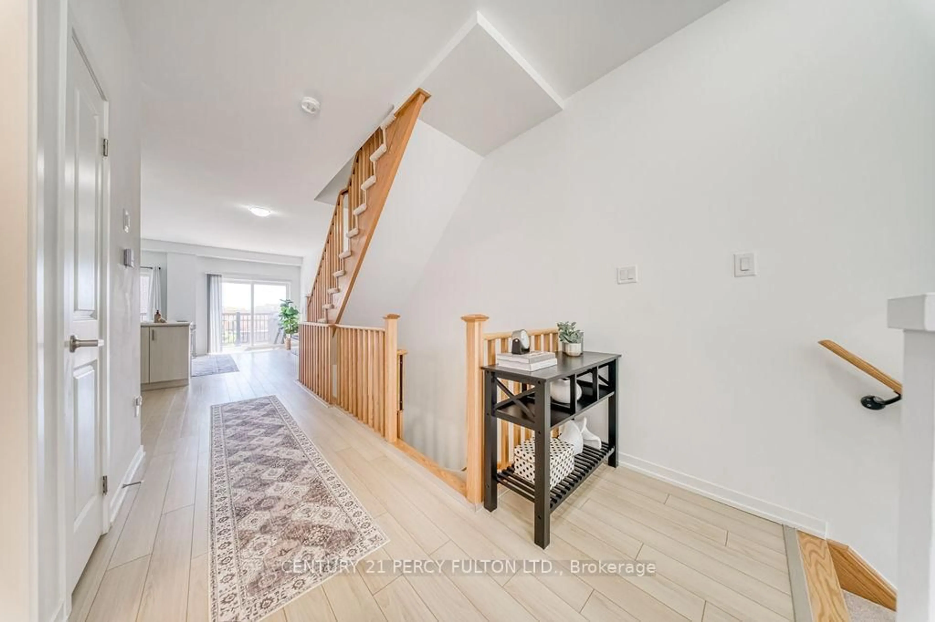 Indoor foyer for 147 Hunt St, Ajax Ontario L1S 7M3