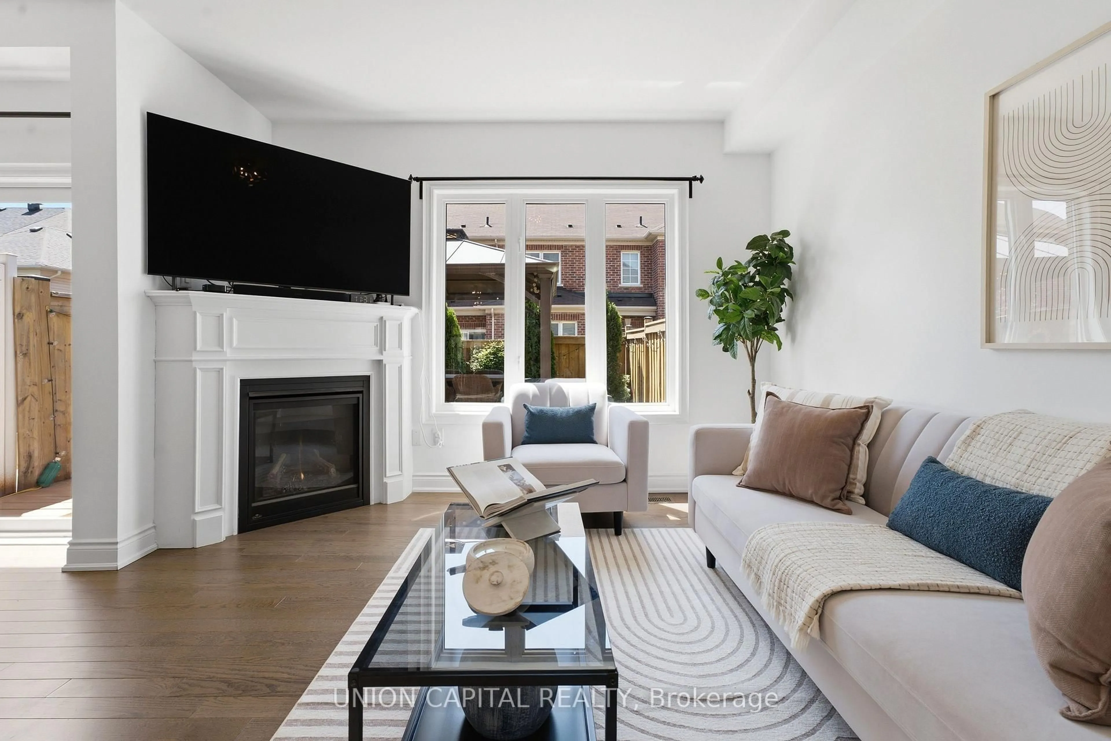 Living room with furniture, unknown for 22 Delight Way, Whitby Ontario L1M 0E9