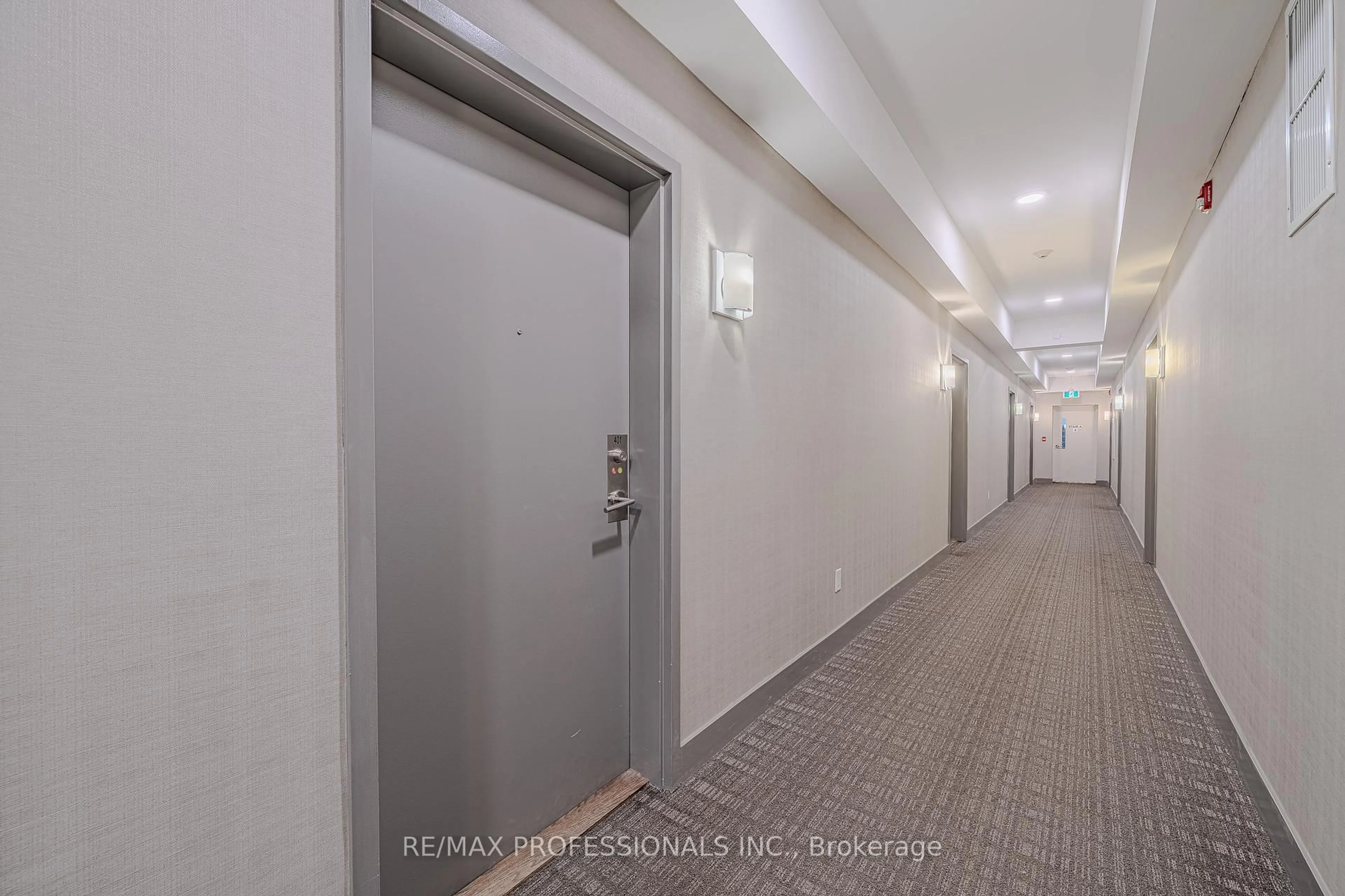 Indoor foyer for 5155 Sheppard East Ave #401, Toronto Ontario M1B 0C8