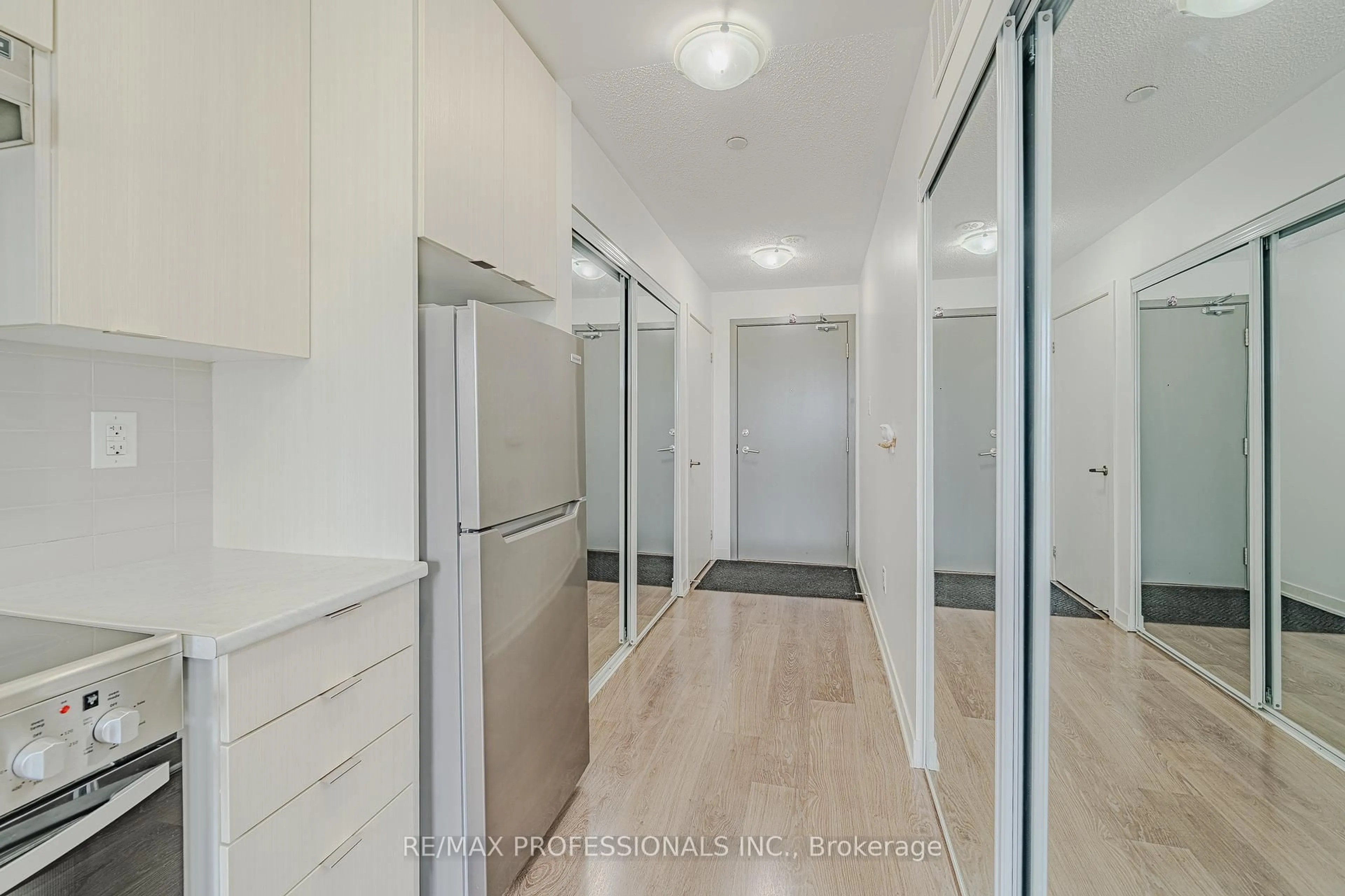 Unknown for 5155 Sheppard East Ave #401, Toronto Ontario M1B 0C8