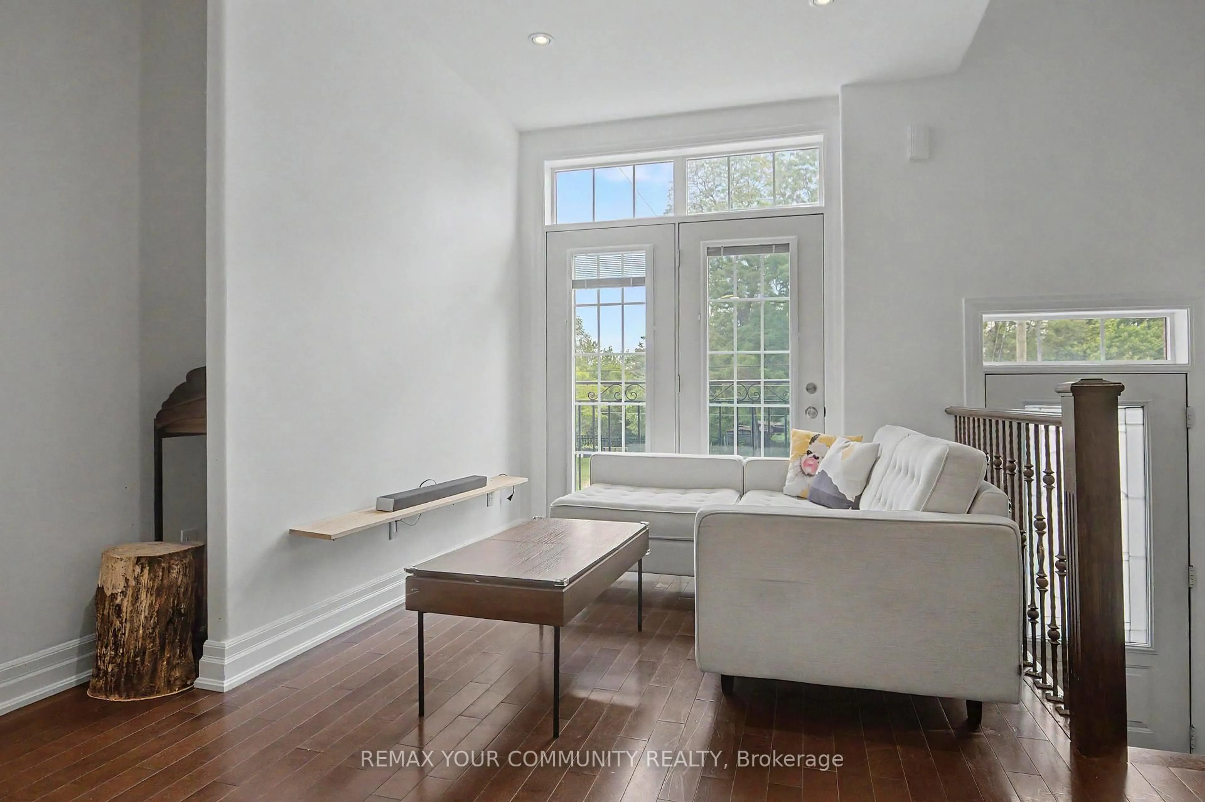 Living room with furniture, unknown for 1079 Broadview Ave, Toronto Ontario M4K 2S4