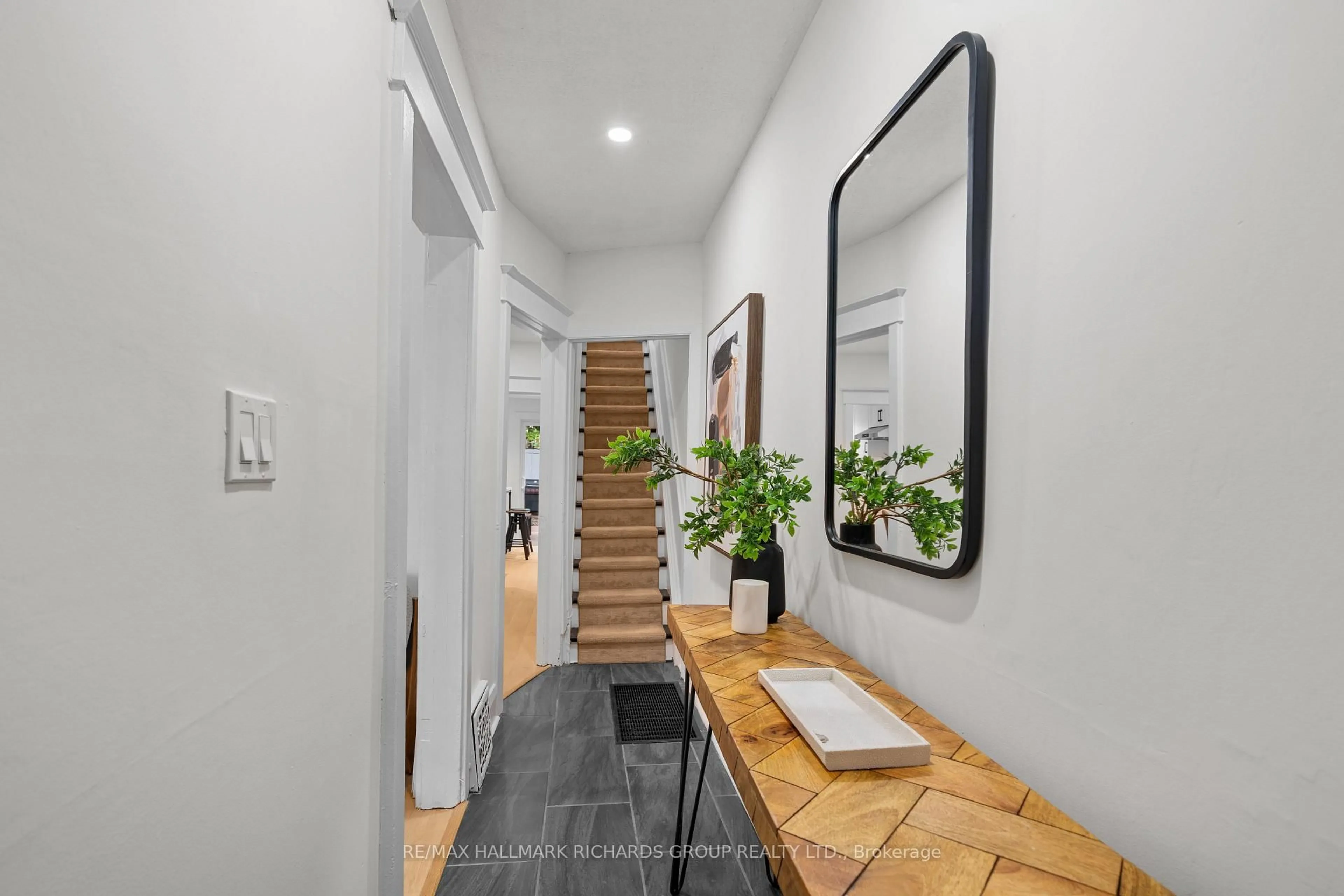 Indoor entryway for 451 Ashdale Ave, Toronto Ontario M4L 2Z3