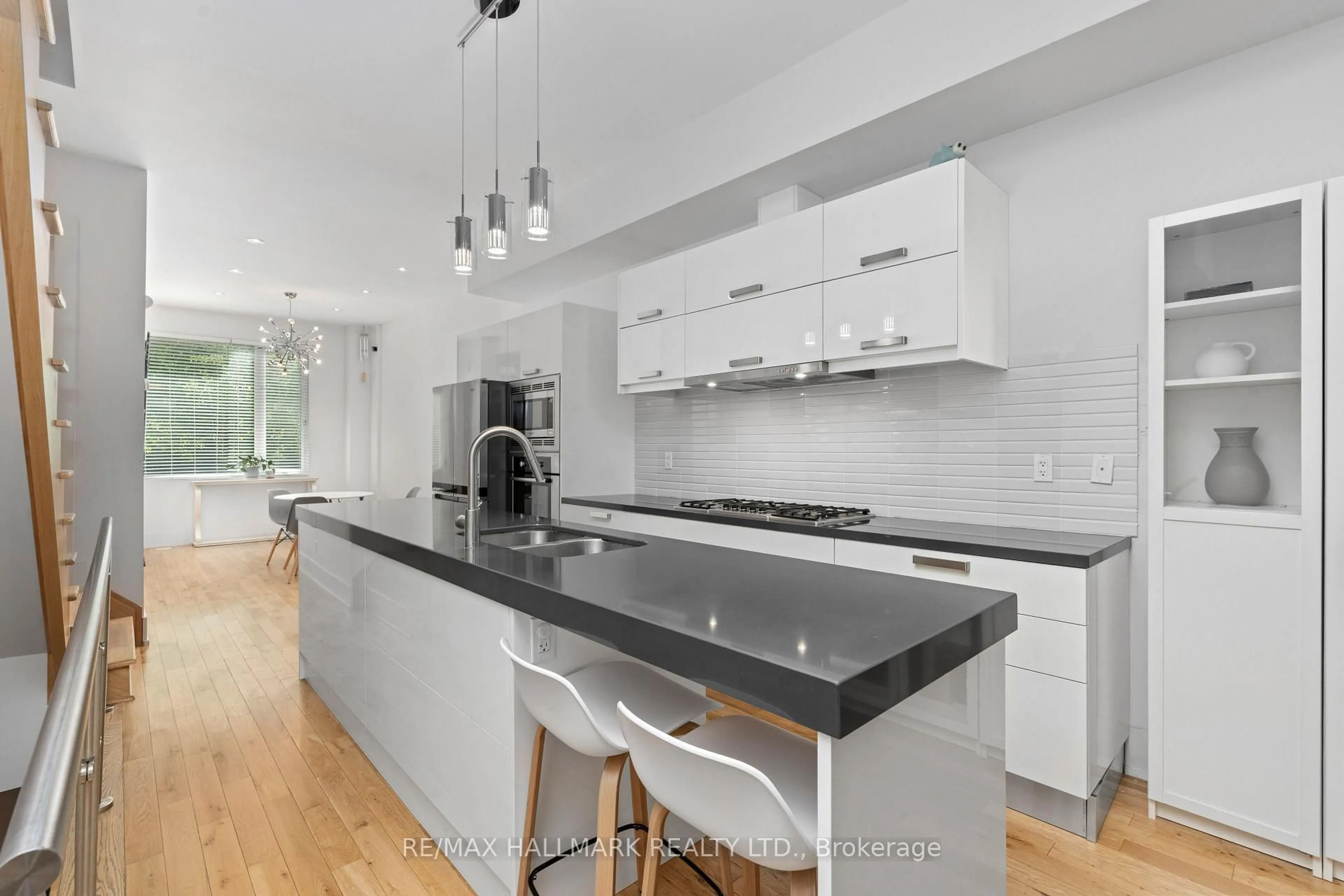 Unknown for 68 Boulton Ave, Toronto Ontario M4M 2J5