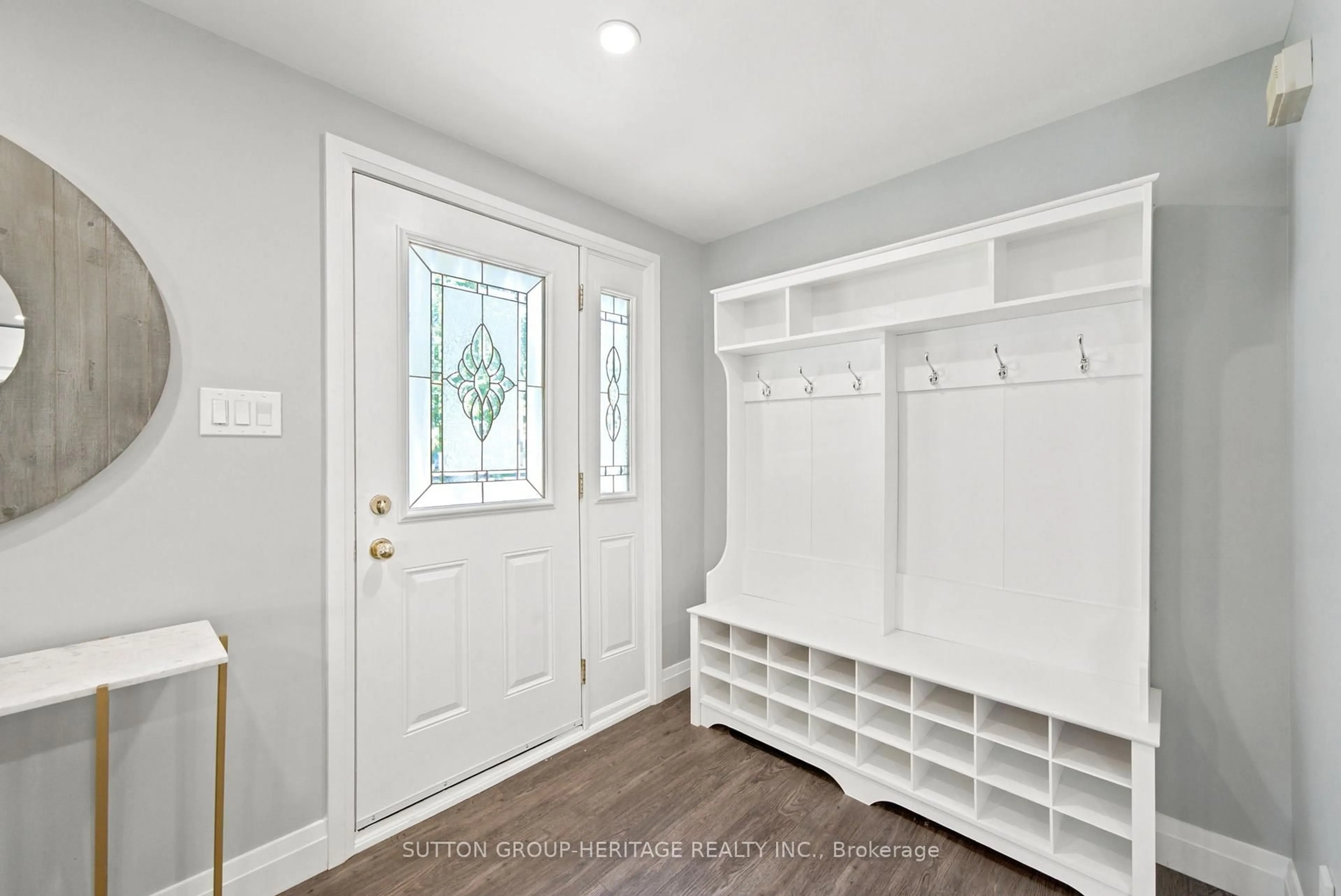 Indoor entryway for 6 Lewin Cres, Ajax Ontario L1S 3A3