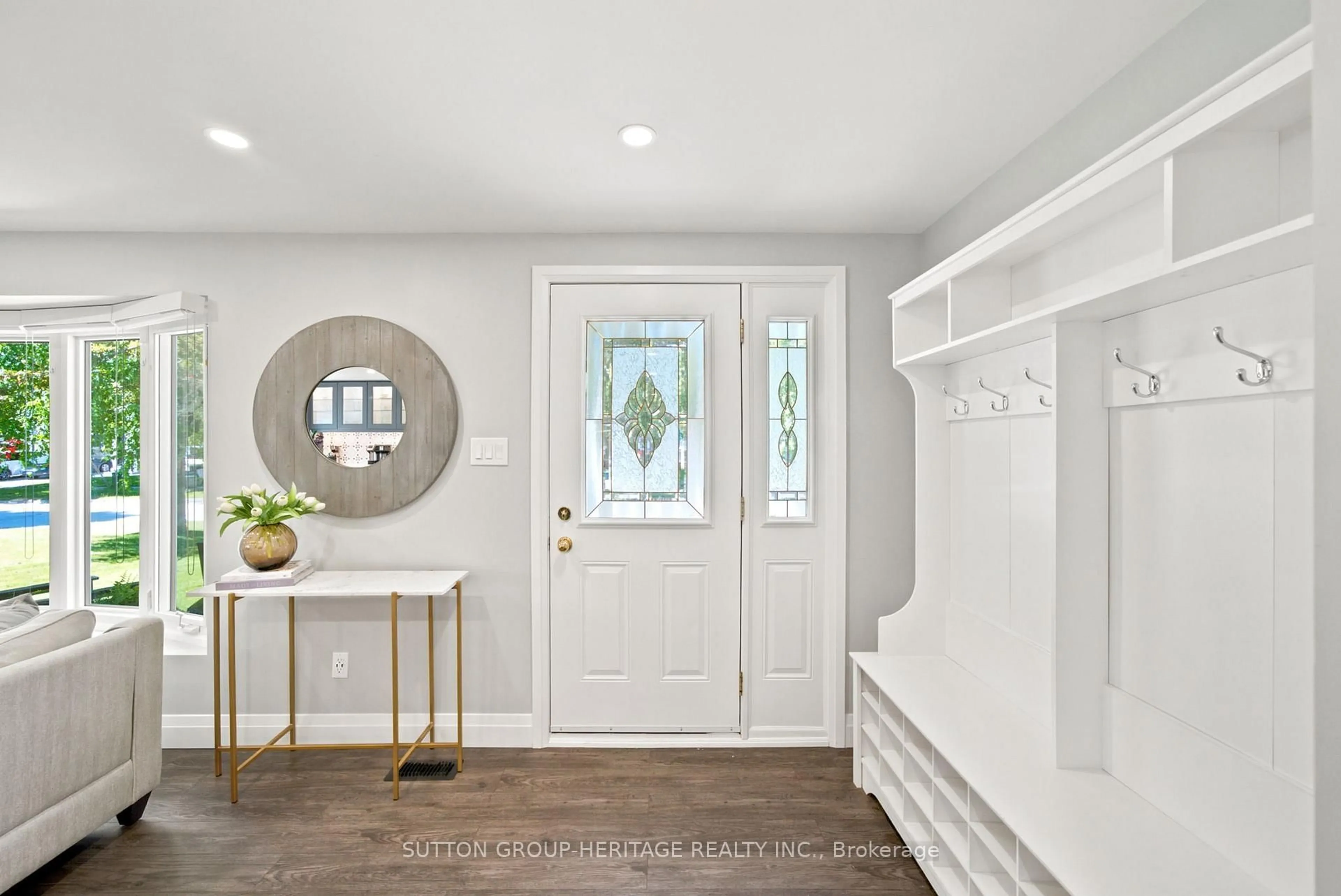 Indoor entryway for 6 Lewin Cres, Ajax Ontario L1S 3A3