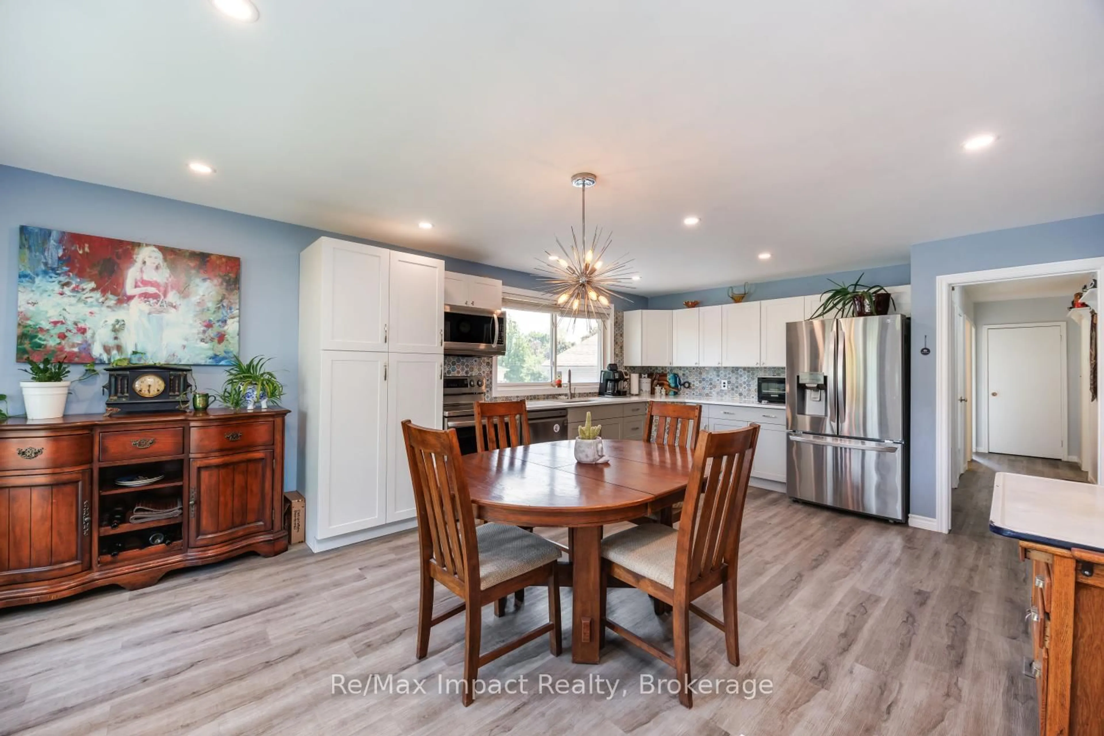 Open concept kitchen, wood/laminate floor for 44 Brown St, Clarington Ontario L1C 2R4