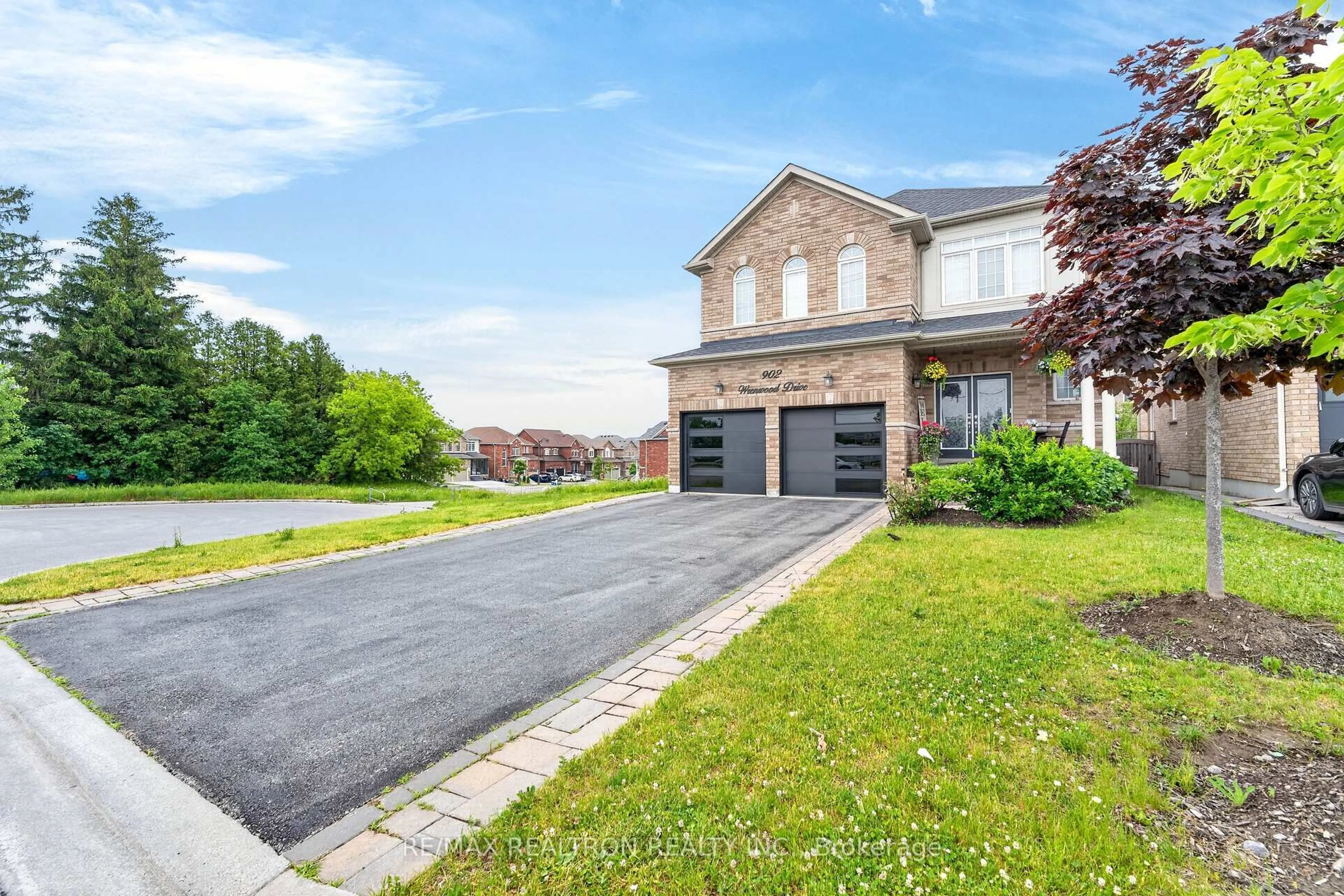 Unknown for 902 Wrenwood Dr, Oshawa Ontario L1K 0W1