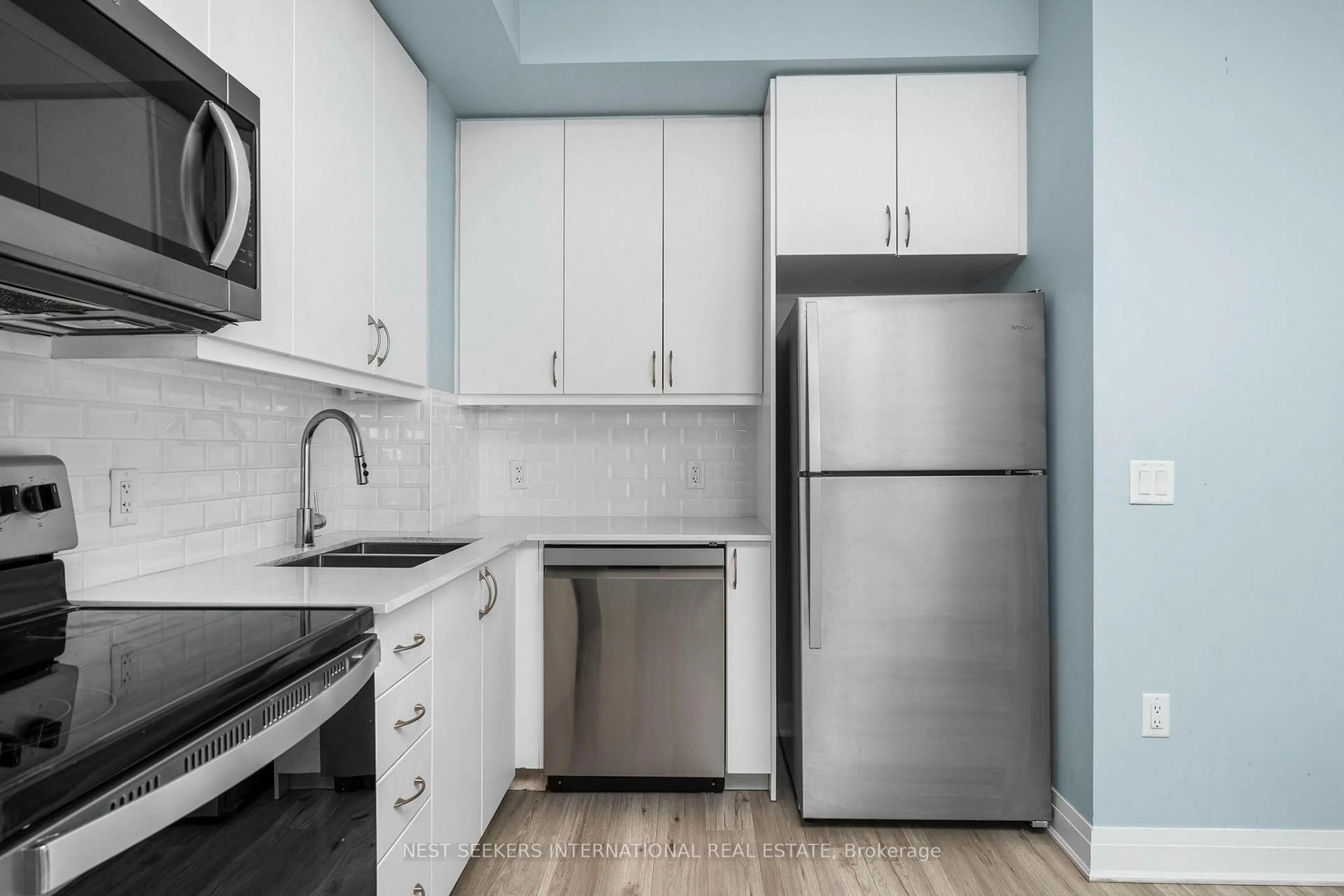 Standard kitchen, unknown for 3220 Sheppard Ave #809, Toronto Ontario M1T 3K3