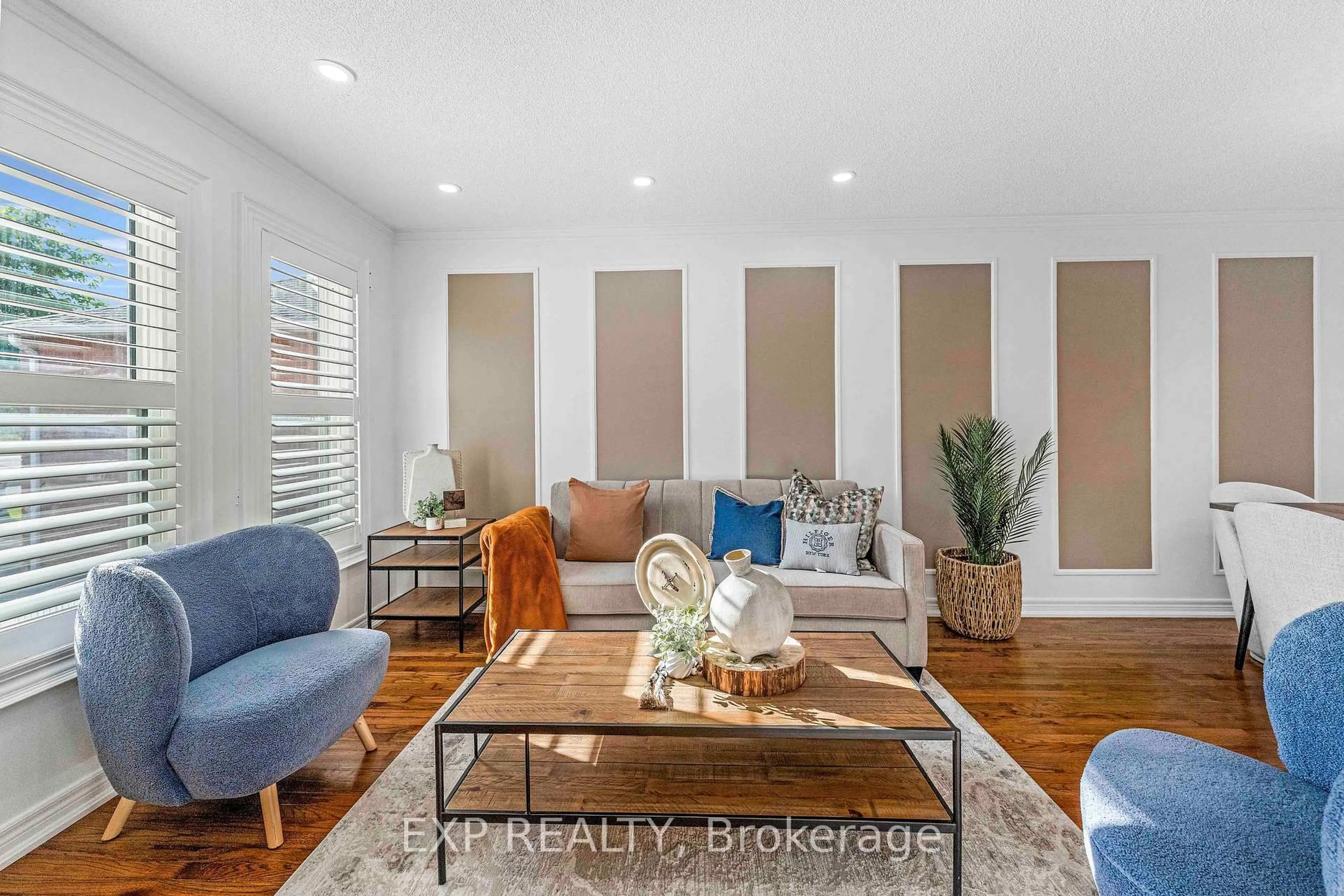 Living room with furniture, unknown for 42 Fieldnest Cres, Whitby Ontario L1R 1Z6