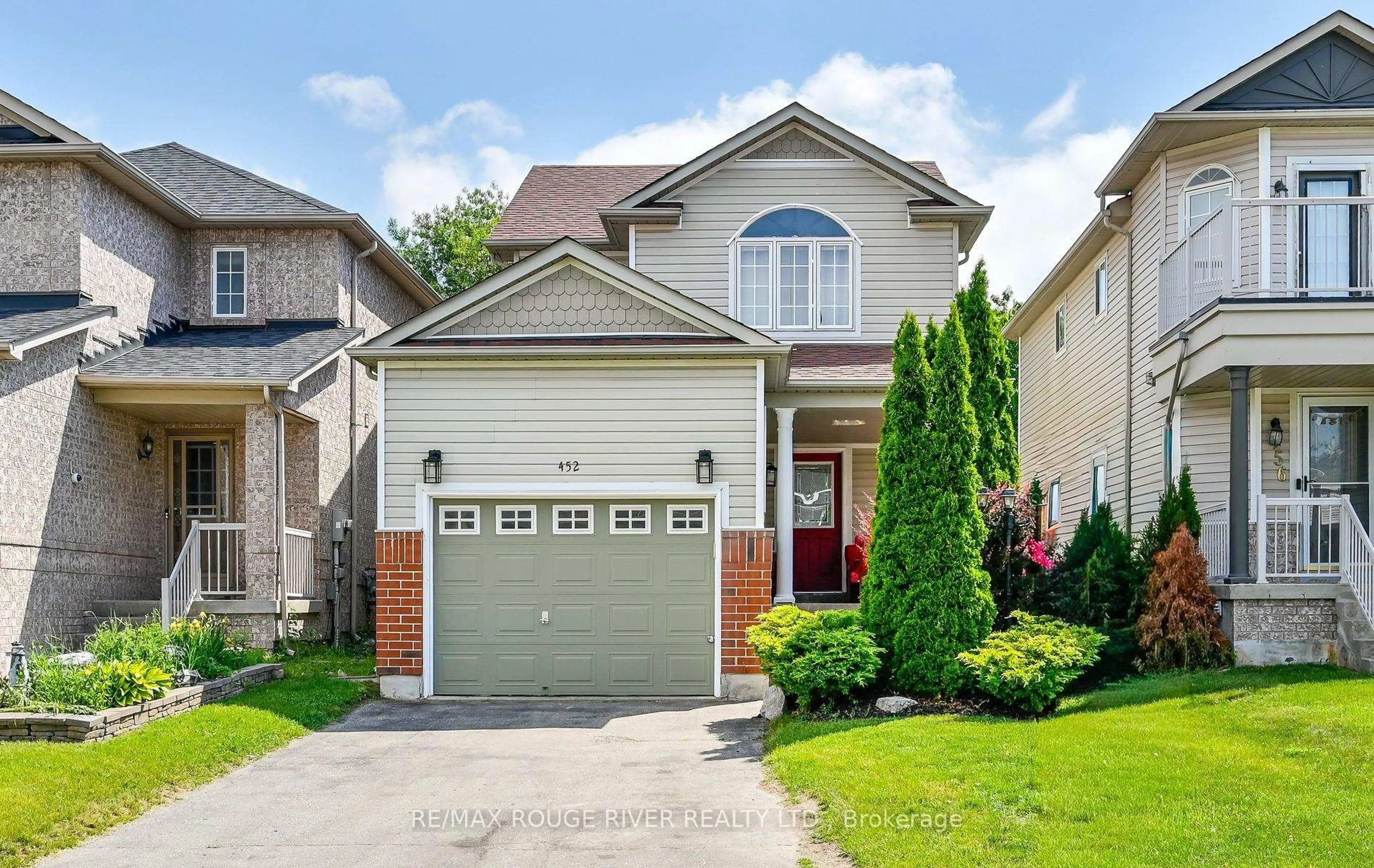 Home with vinyl exterior material, street for 452 Nottingham Cres, Oshawa Ontario L1K 2V6
