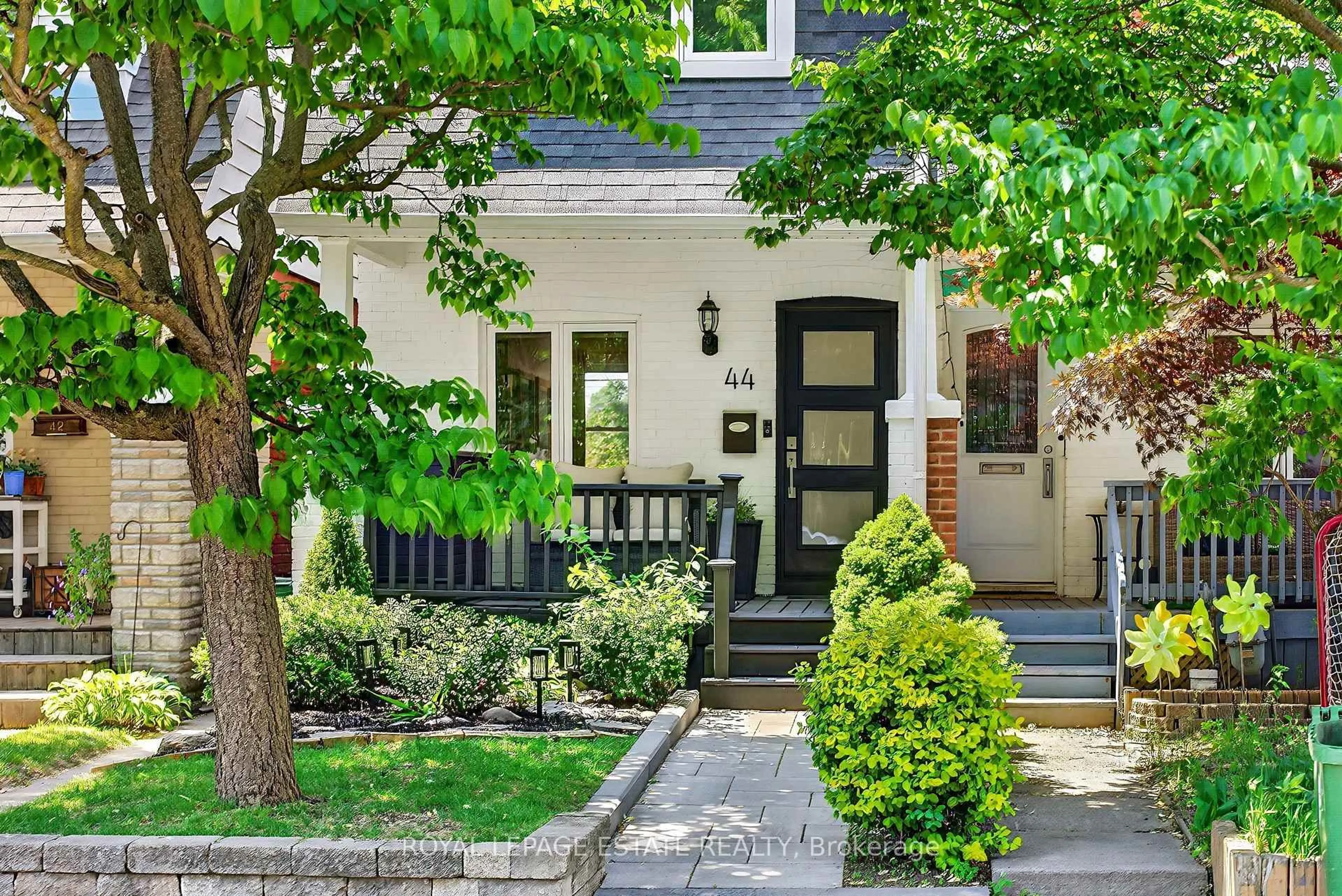 Indoor entryway for 44 Bastedo Ave, Toronto Ontario M4C 3M9