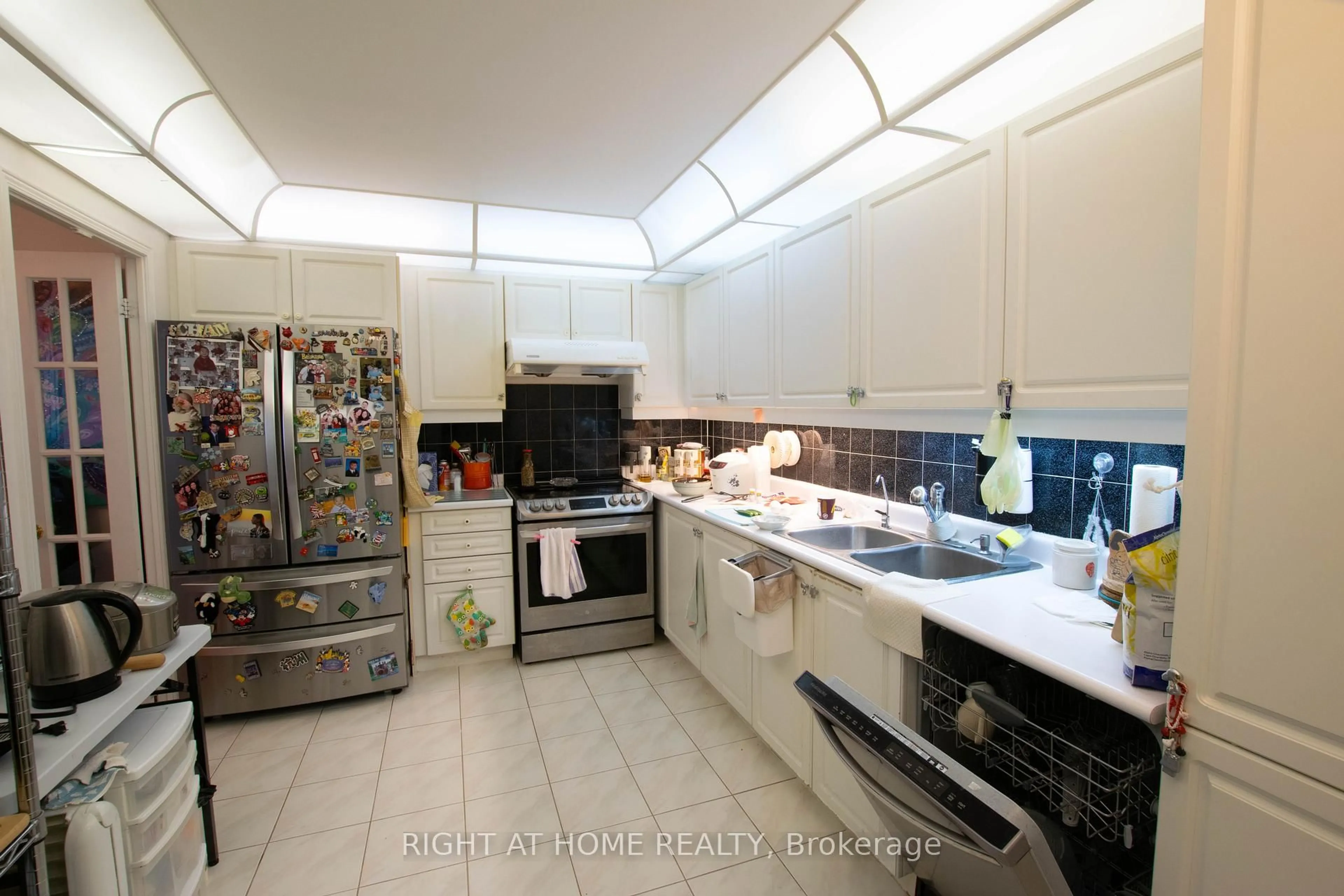 Unknown for 168 Bonis Ave #2106, Toronto Ontario M1T 3V6