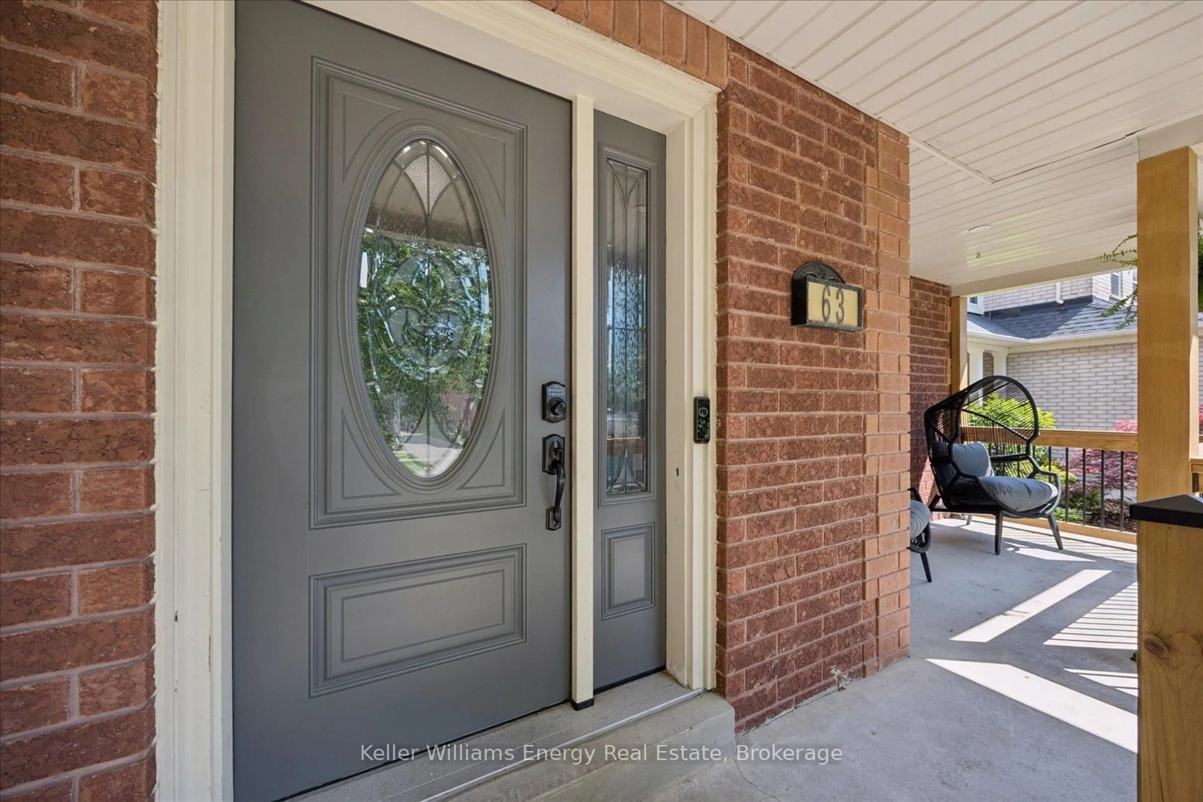 Indoor entryway for 63 McBeth Pl, Whitby Ontario L1M 1E7