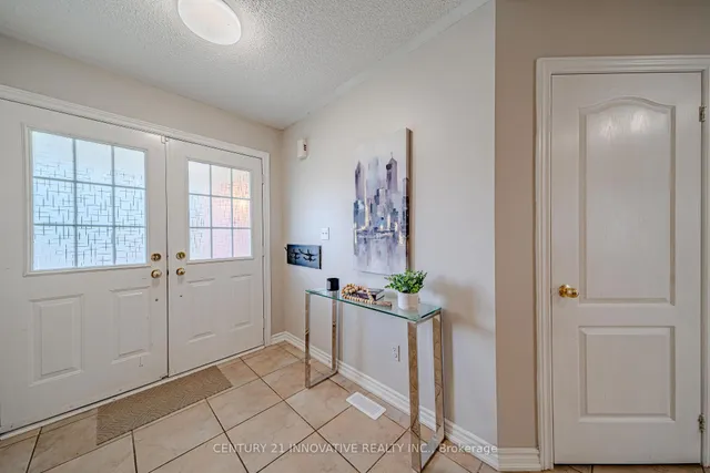 30 Castle Green Dr, Whitby 5