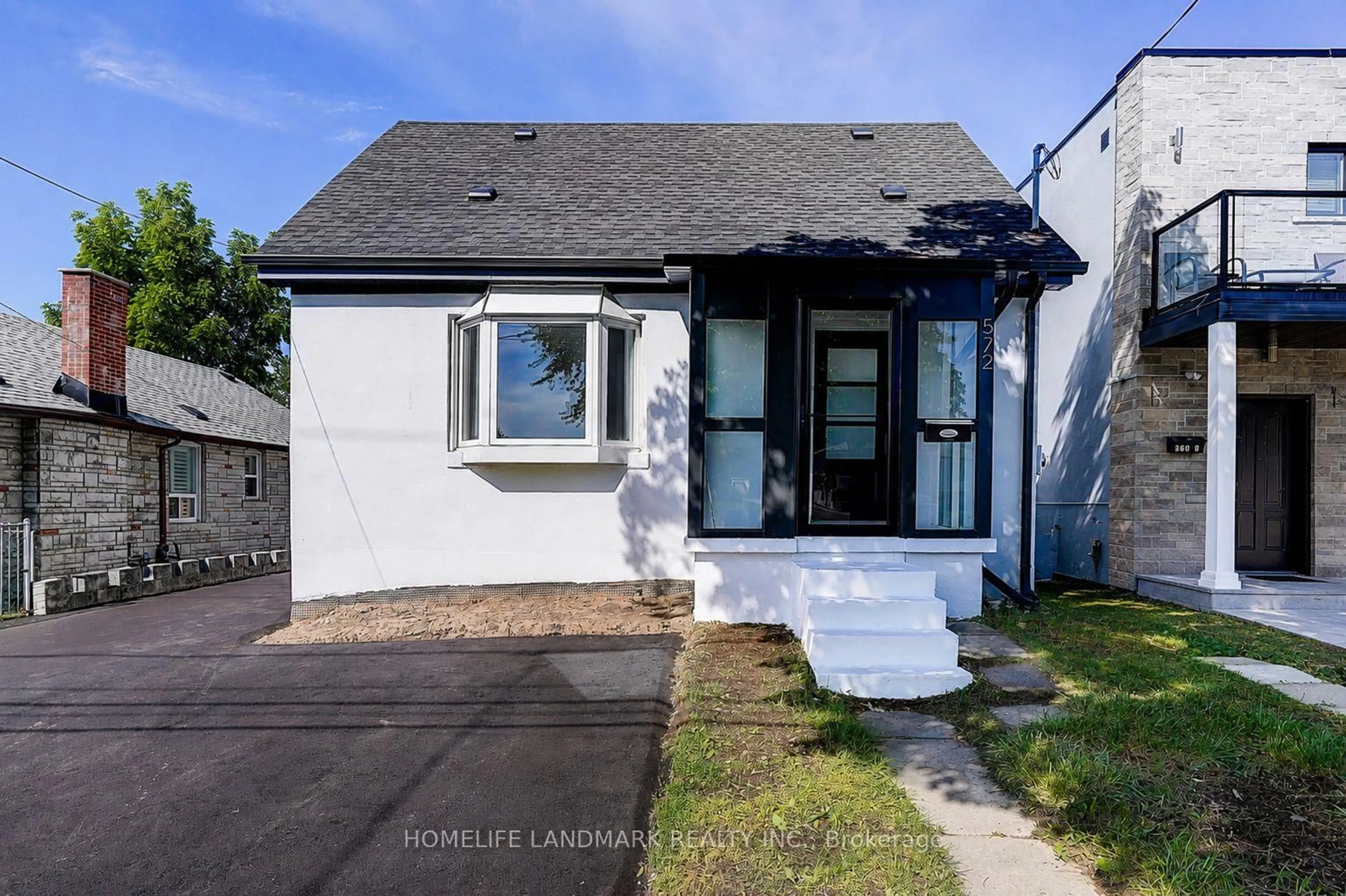 Unknown for 572 Pharmacy Ave, Toronto Ontario M1L 3G9