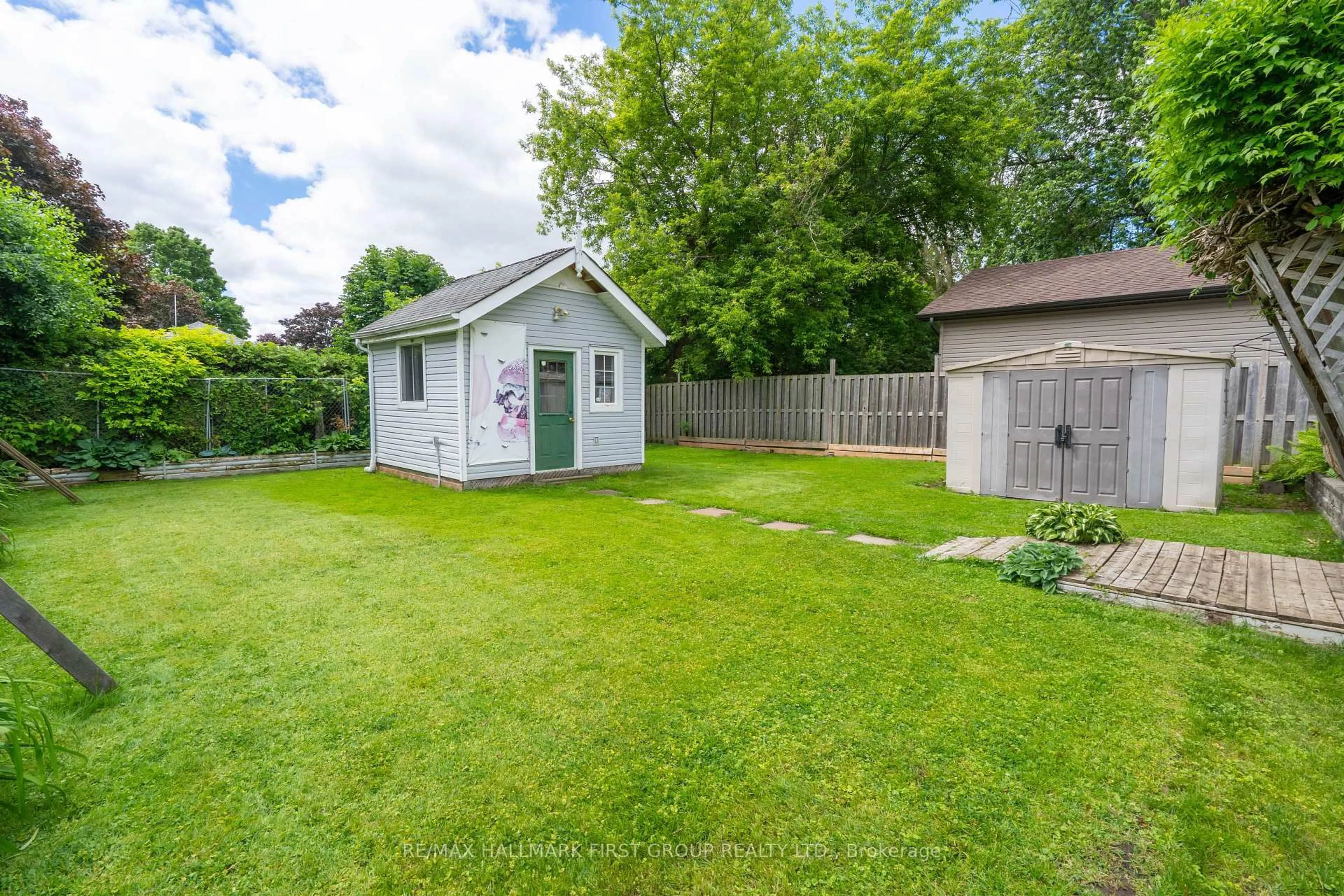Shed for 99 Pontiac Ave, Oshawa Ontario L1G 3M1