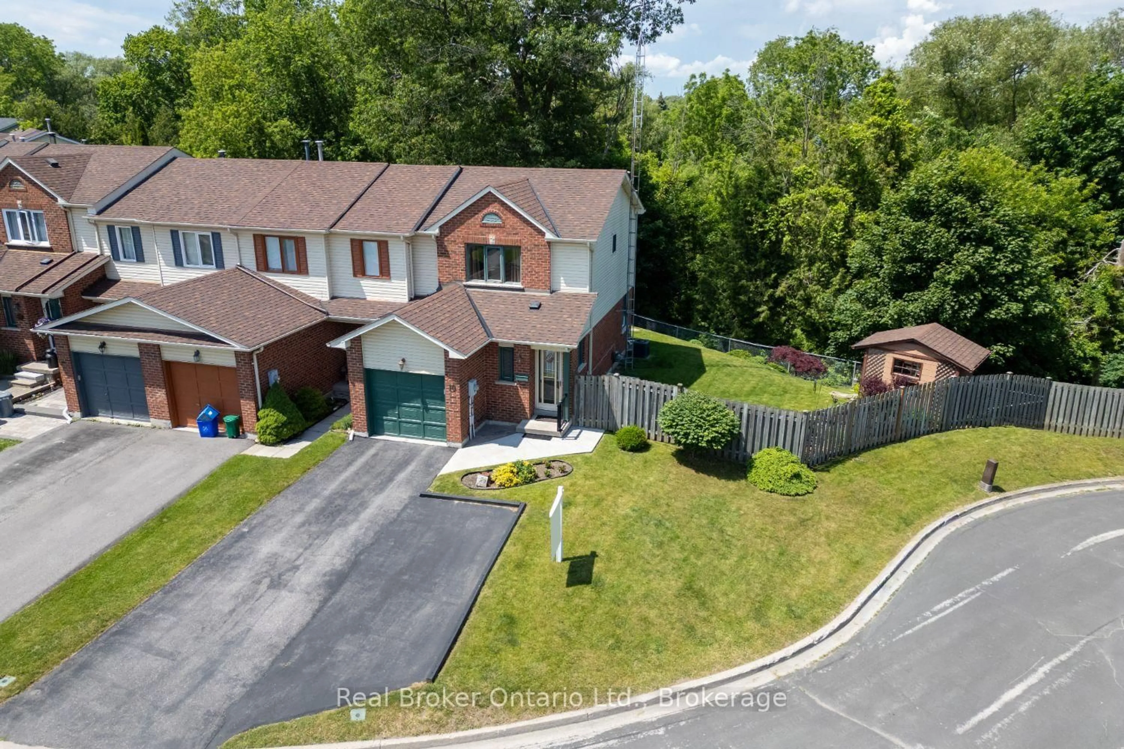 A pic from outside/outdoor area/front of a property/back of a property/a pic from drone, street for 10 Climie Crt, Clarington Ontario L1C 4P5