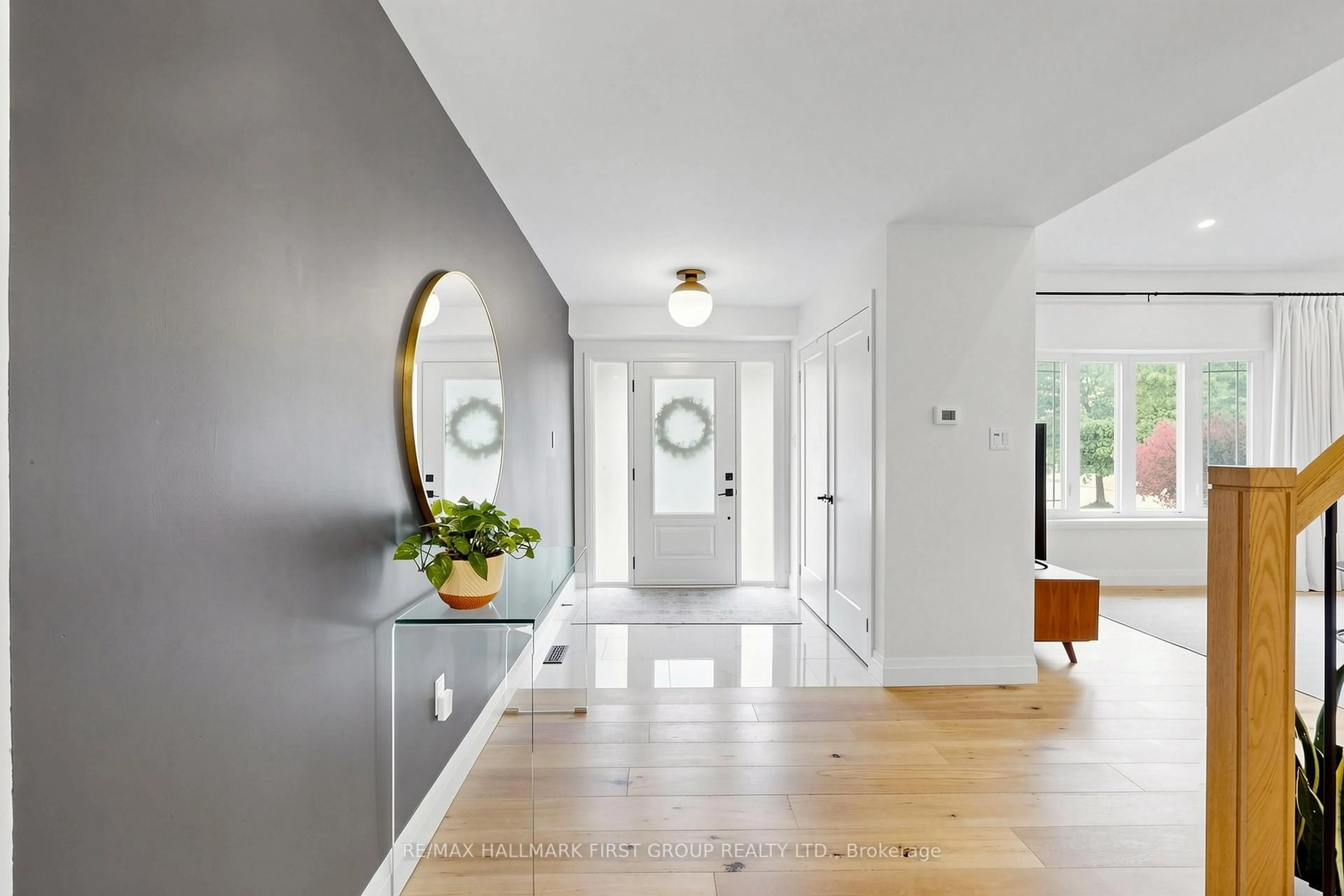 Indoor entryway for 1746 Bronte Sq, Pickering Ontario L1V 3B8