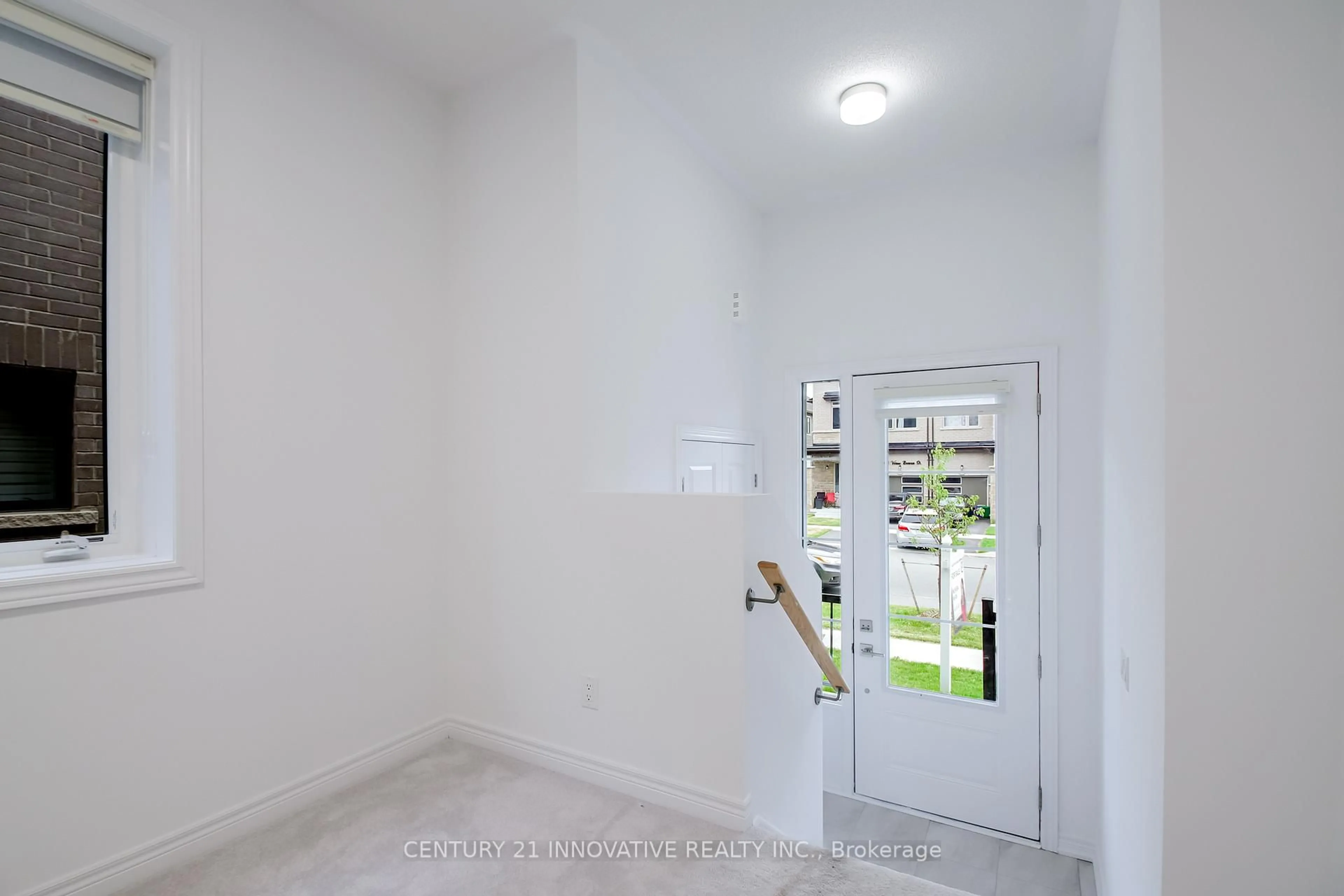 Indoor foyer for 2029 Verne Bowen St, Oshawa Ontario L1L 0S1