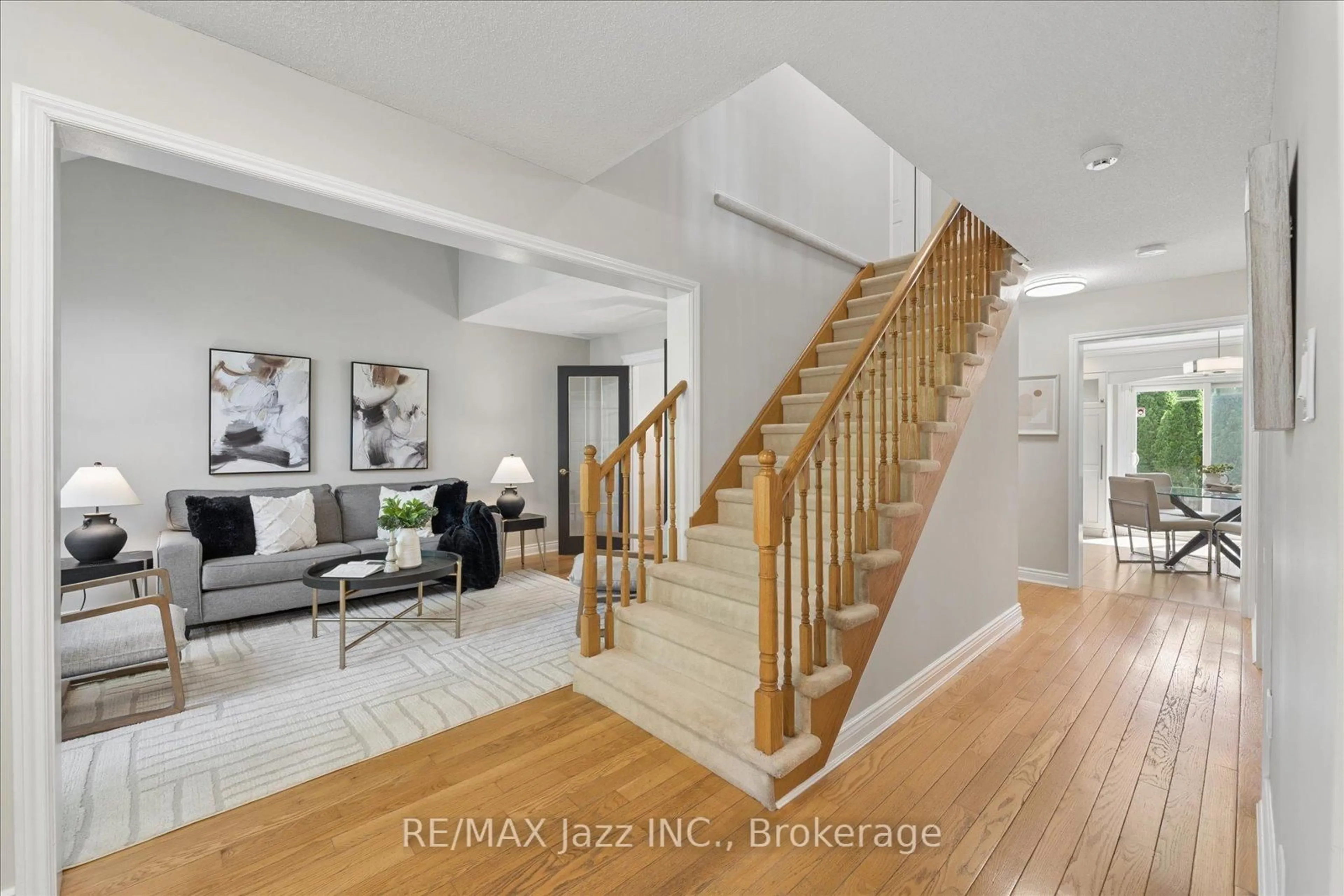 Indoor entryway for 63 Bonnycastle Dr, Clarington Ontario L1C 4S8