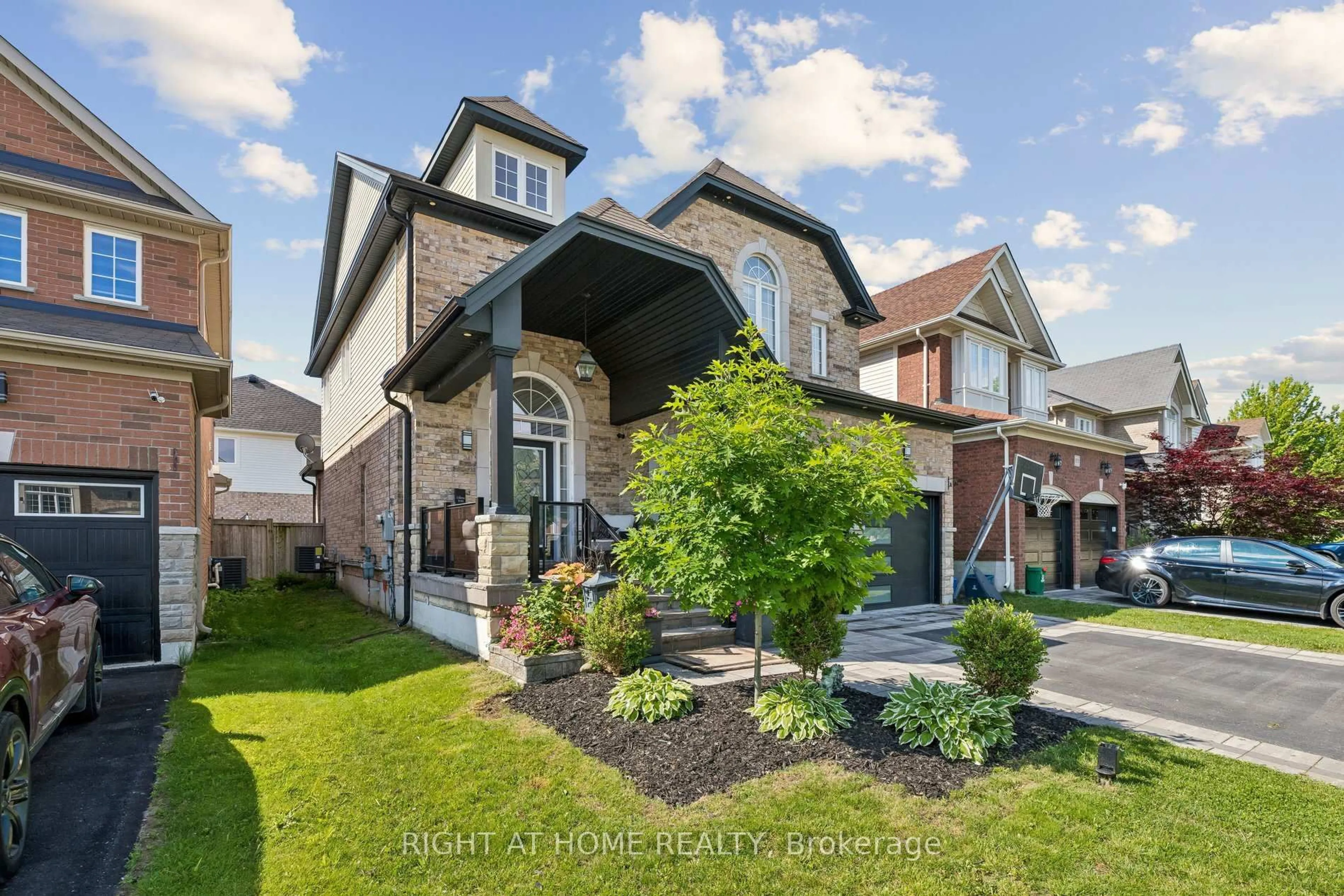 Home with brick exterior material, street for 99 Hockley Ave, Clarington Ontario L1C 0G4