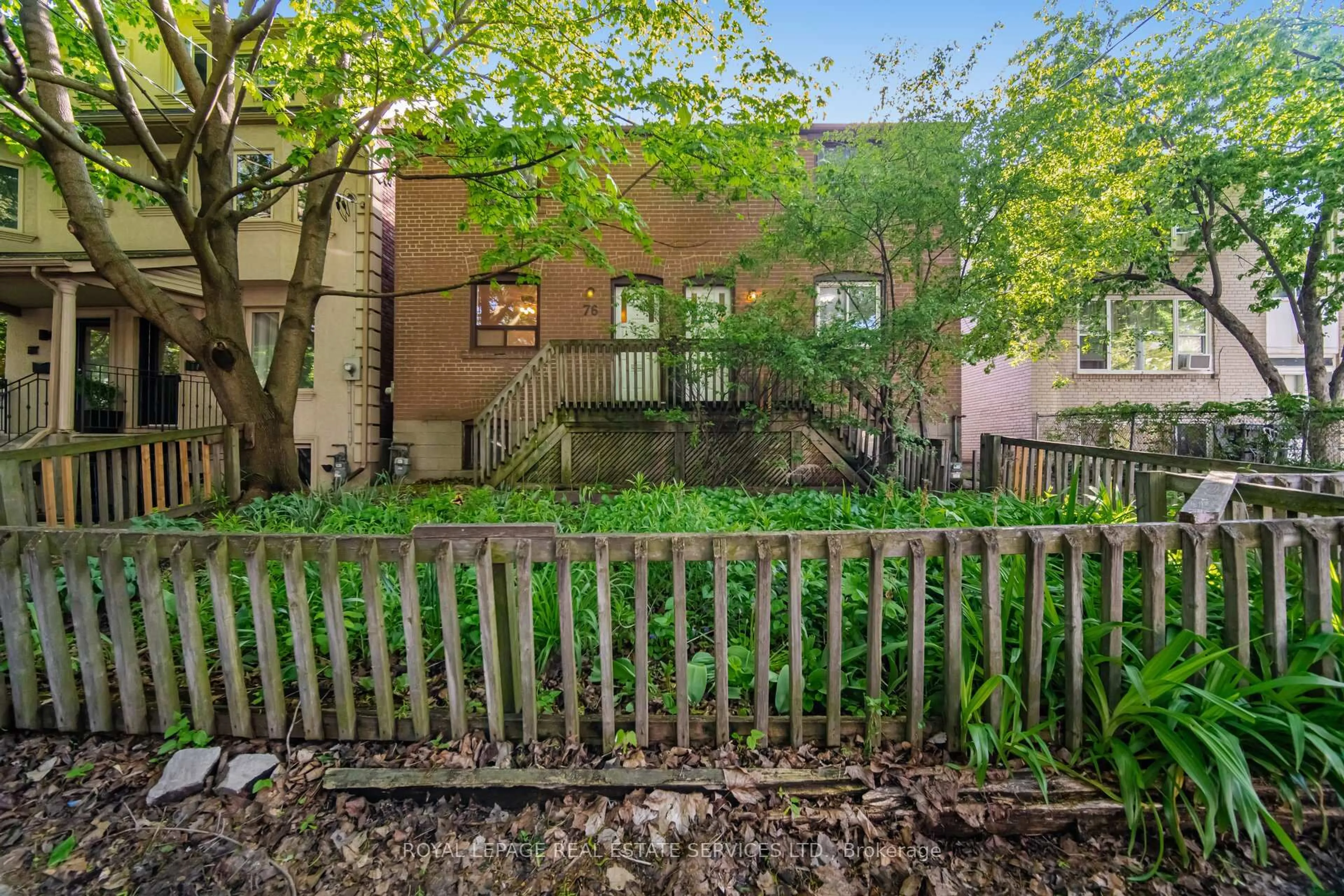 Patio, street for 76-78 Lewis St, Toronto Ontario M4M 2H3