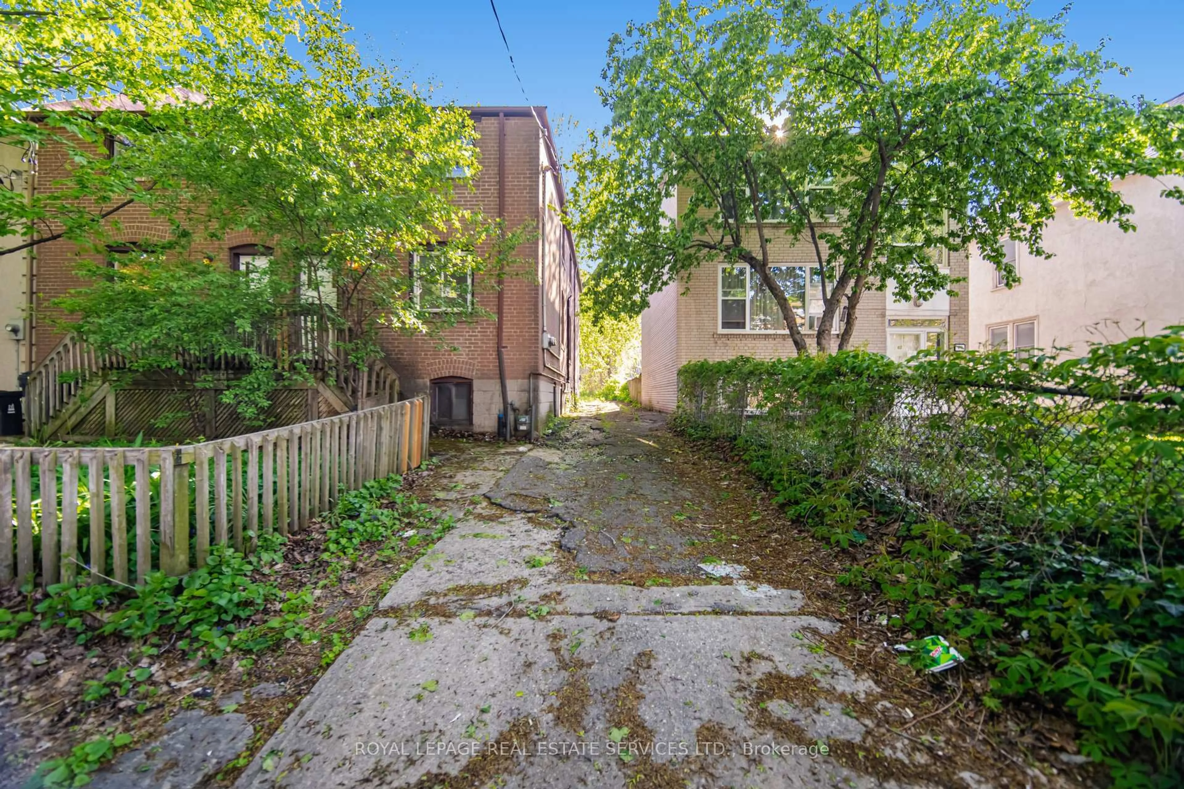 Patio, street for 76-78 Lewis St, Toronto Ontario M4M 2H3