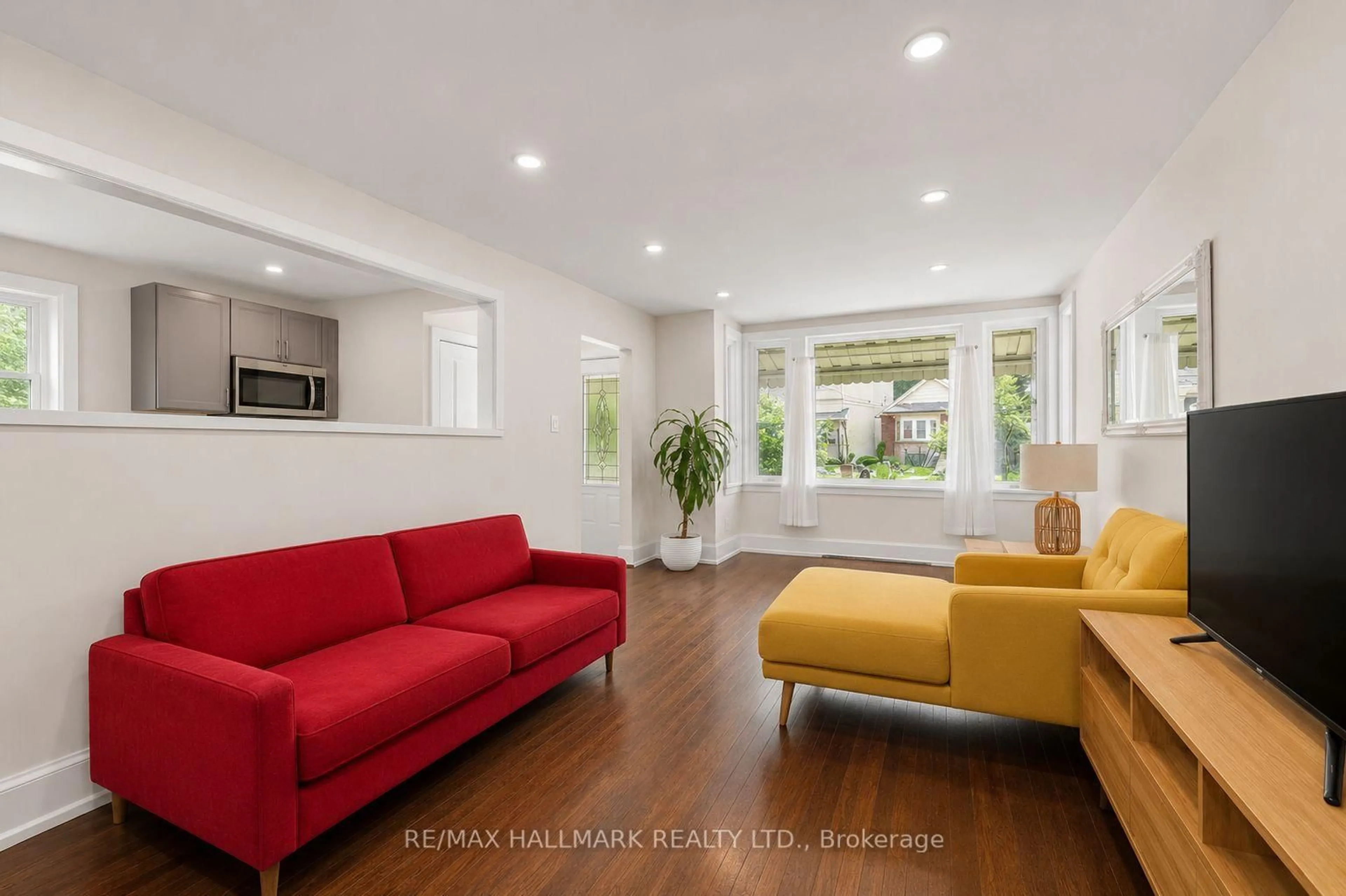 Living room with furniture, unknown for 8 Davies Cres, Toronto Ontario M4J 2X5