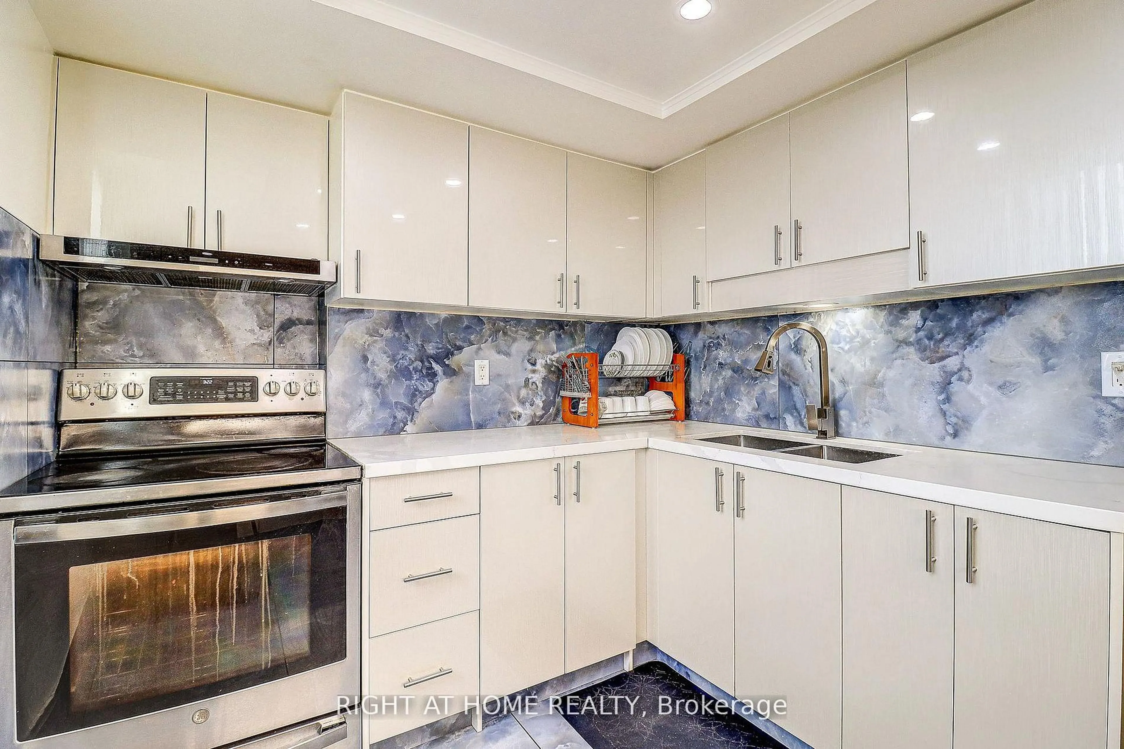 Contemporary kitchen, ceramic/tile floor for 757 Victoria Park Ave #605, Toronto Ontario M4C 5N8