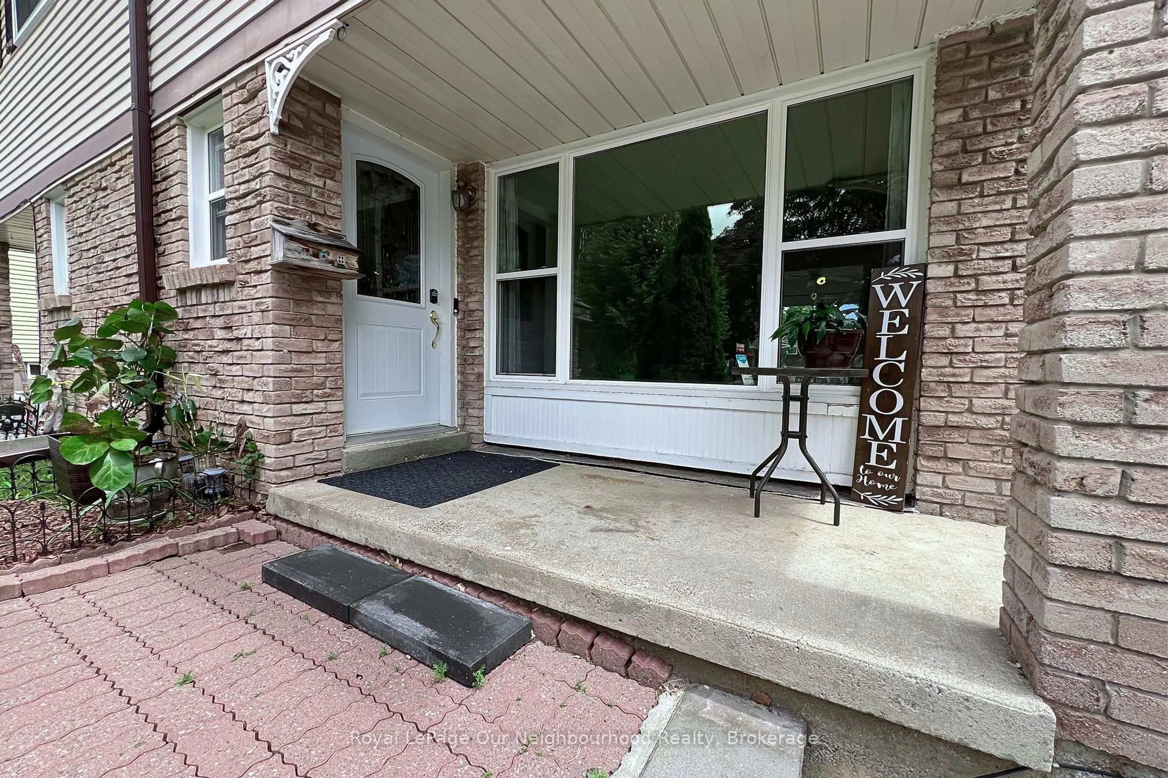 Unknown for 529 Lancelot Cres, Oshawa Ontario L1K 1J9